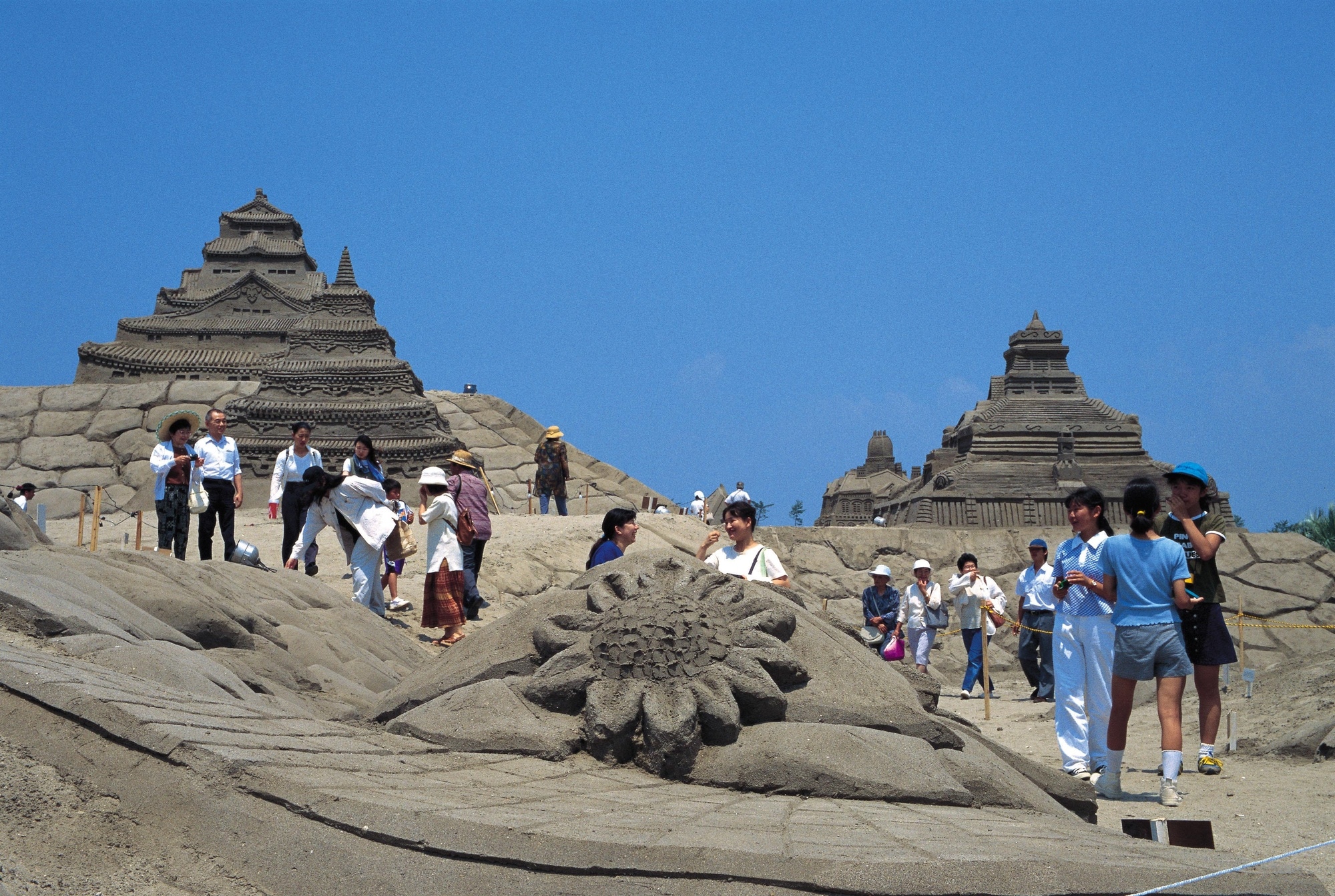 [Sekitar] Acara terbesar di Kota Minamisatsuma, "Festival Pasir Fukiagehama" harus dilihat!