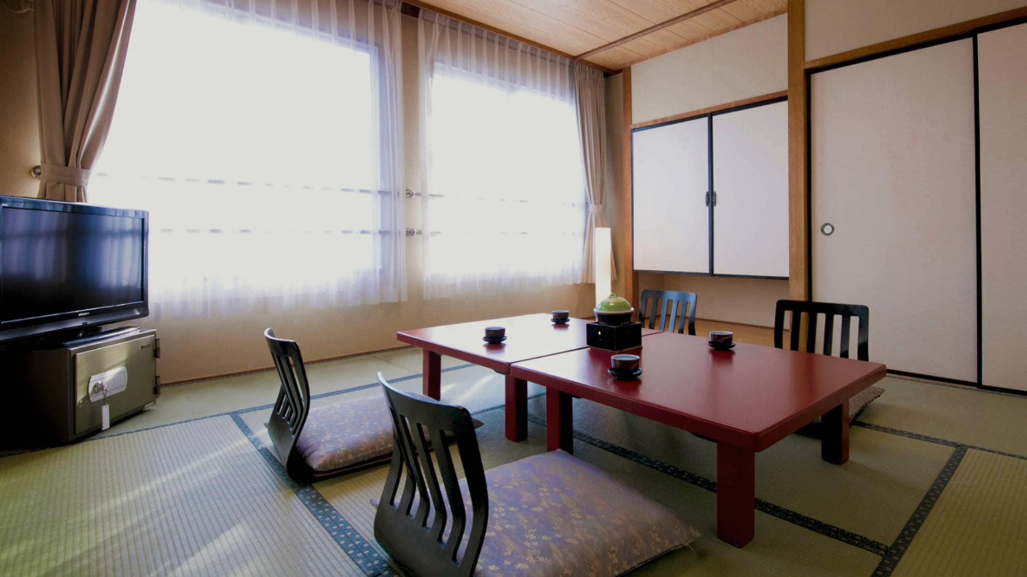 [Special room 10 tatami mats] *This is a mountain-facing room, so you cannot see the ocean from the window.