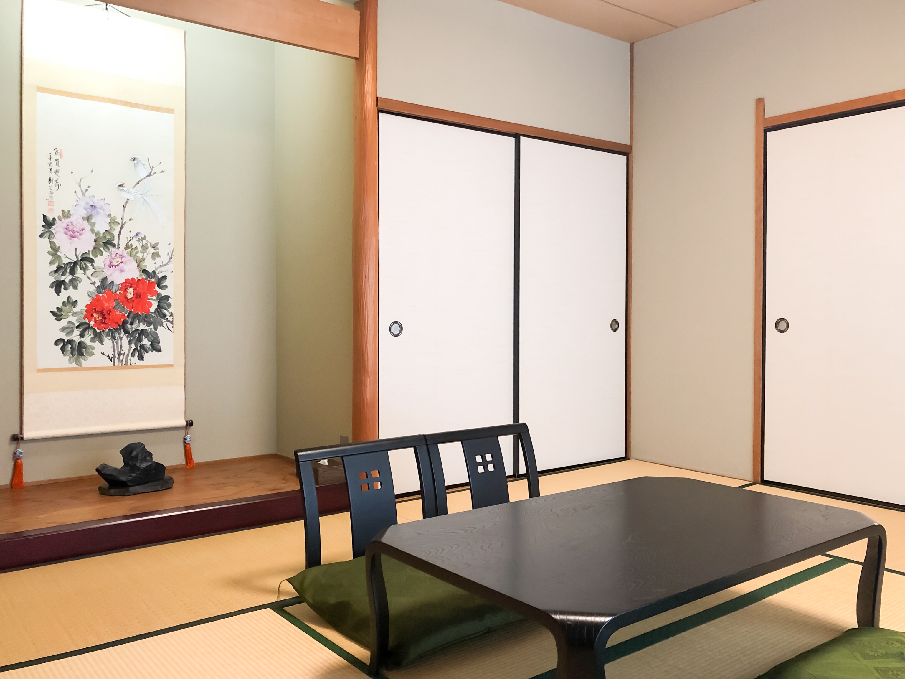 Kamar bergaya Jepang-Barat untuk 5 orang