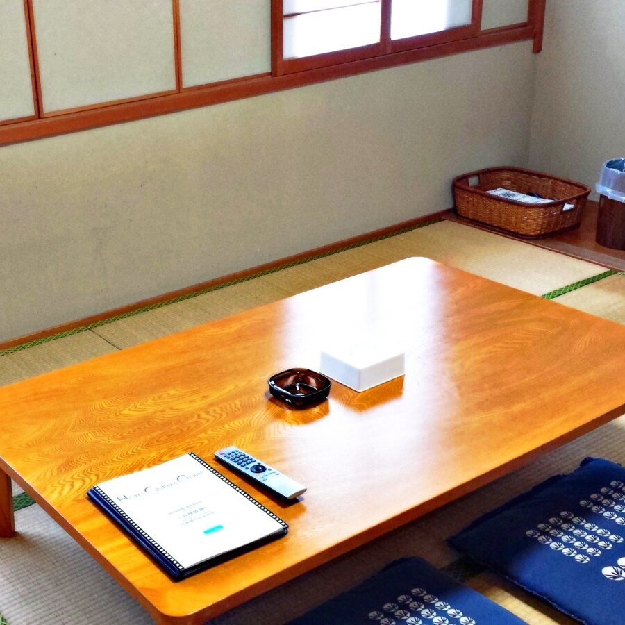 [Japanese-style room]