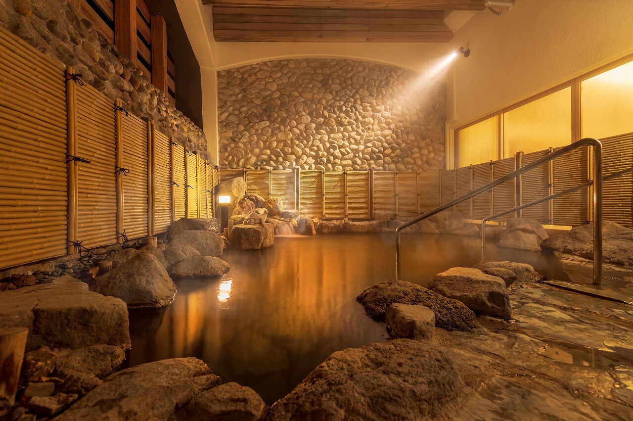 Hot spring large communal bath Rock bath