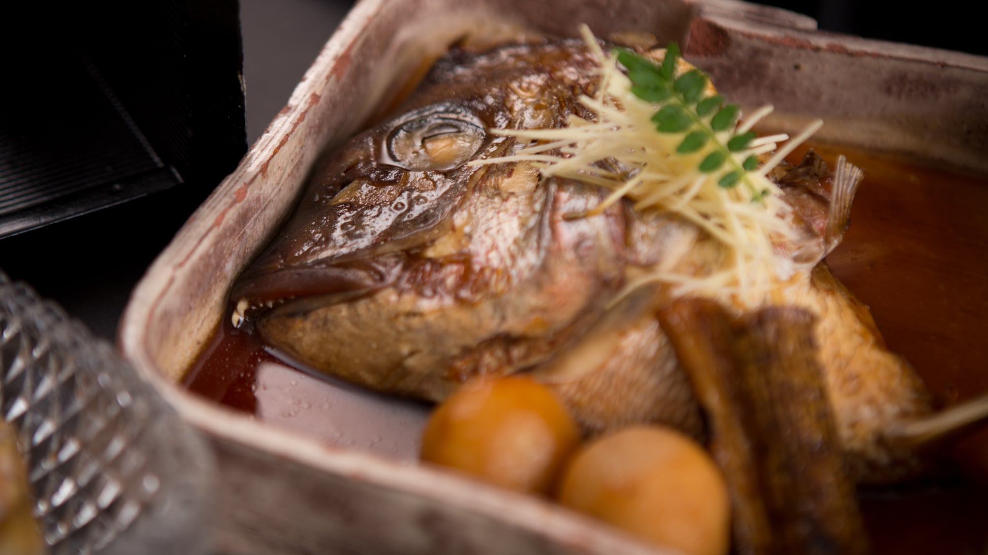Seasonal dish ★ Sanyanagi-tei's flavors ~ Popular simmered sea bream head