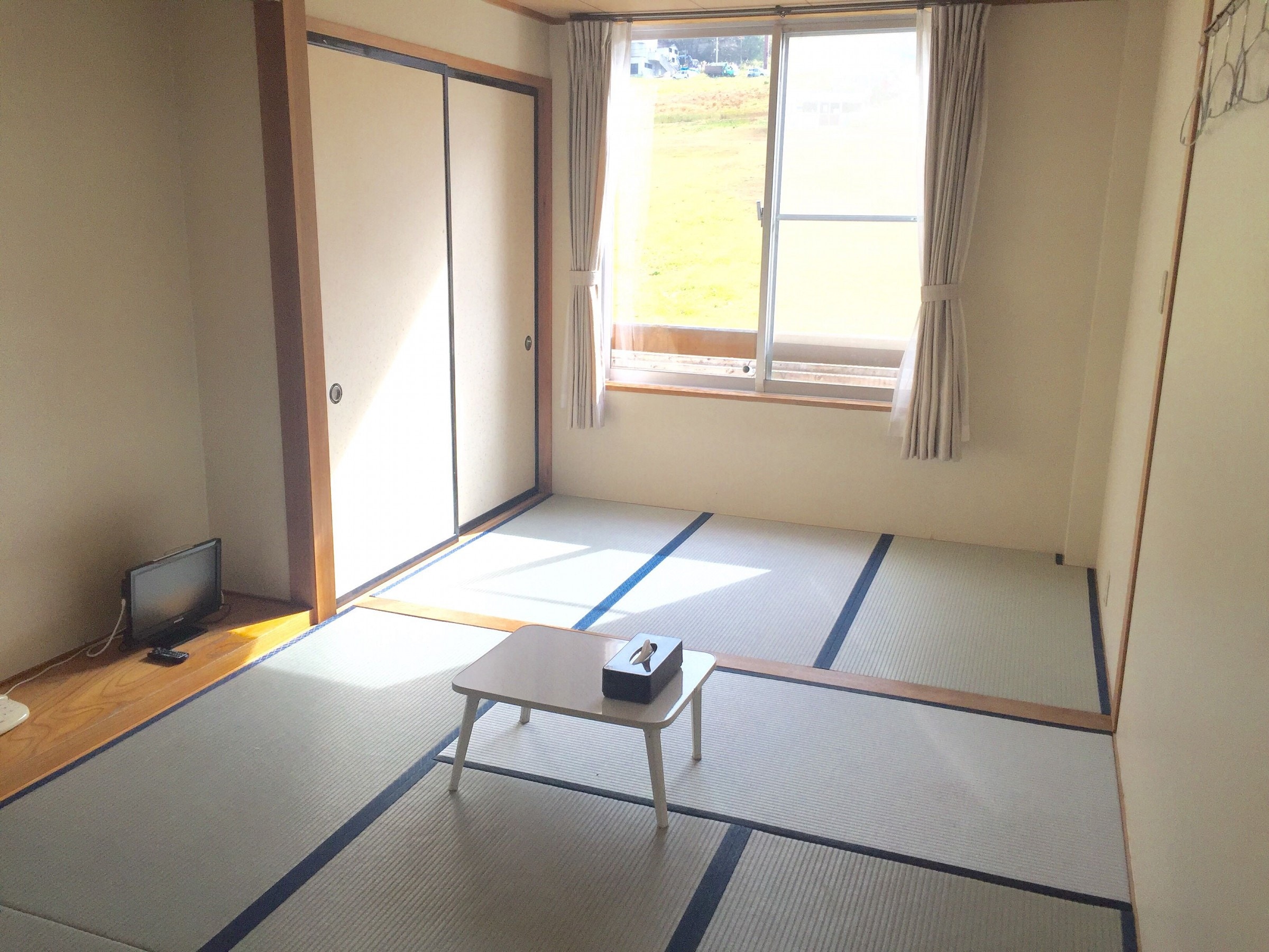 Japanese-style room