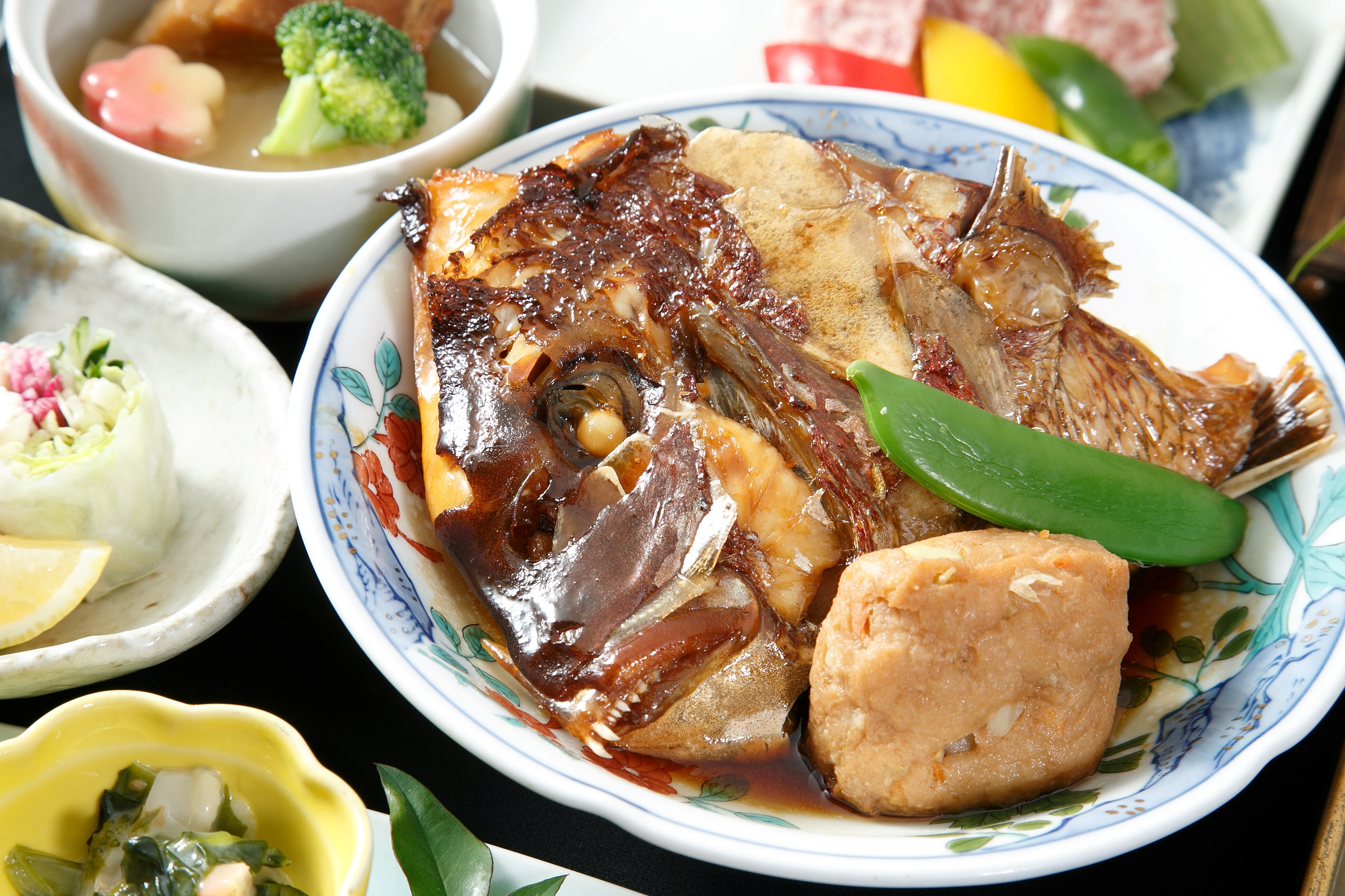 [Specialty dish] Boiled sea bream head