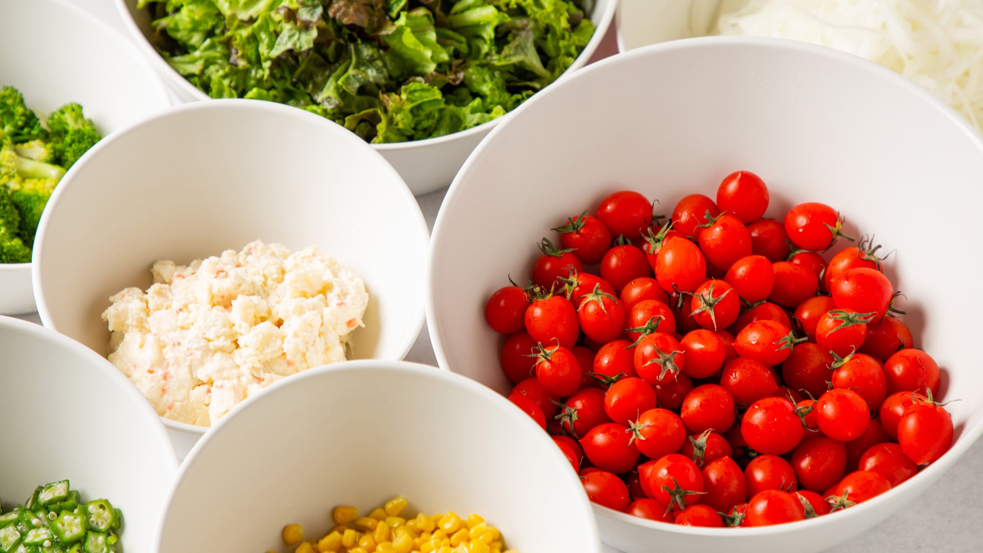 เริ่มต้นวันใหม่ด้วยสลัดหลากสี ★