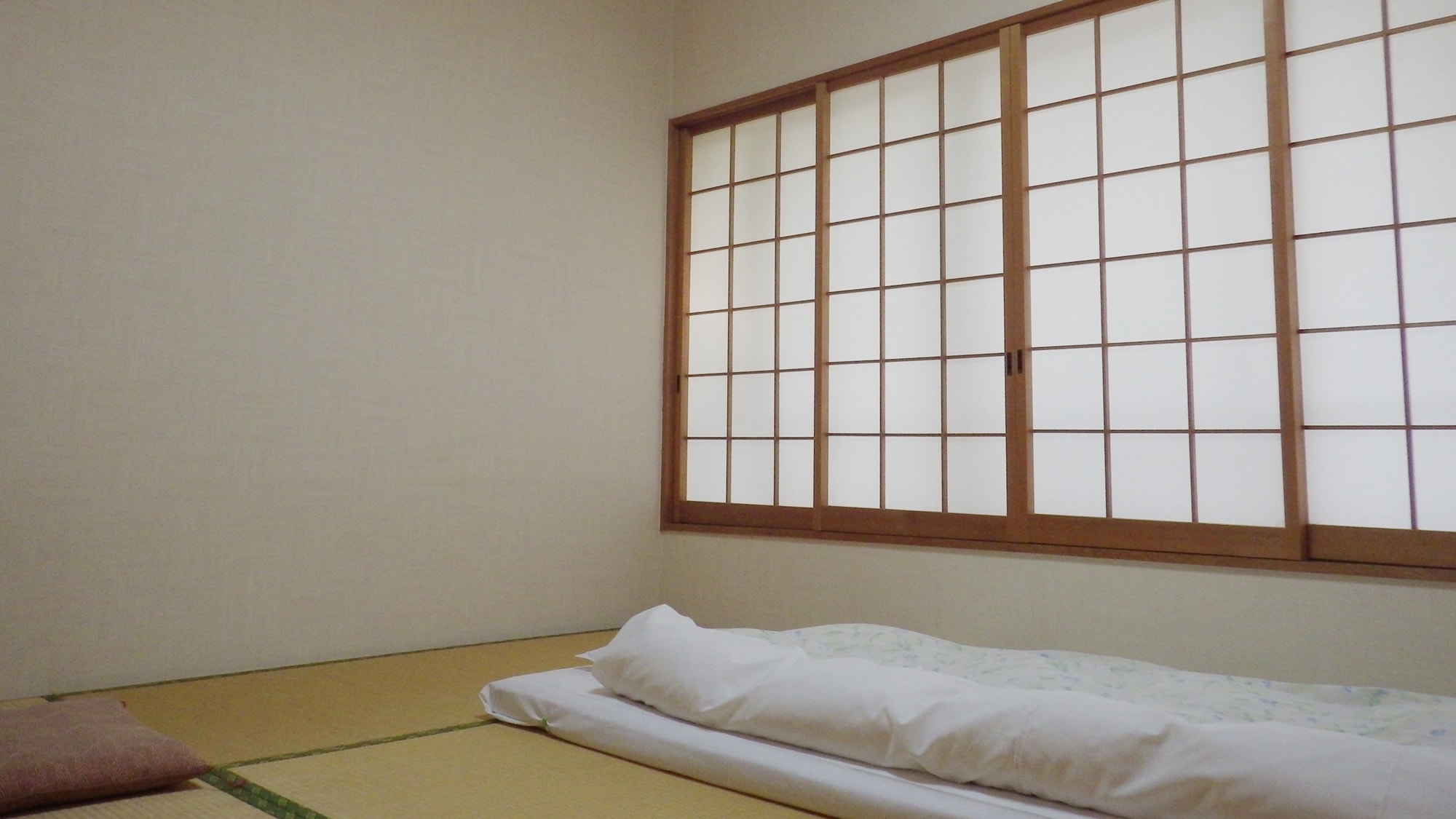 * 6 tatami mats: Please relax and relax. ★ Free internet connection * PC rental is by appointment and LAN card is charged