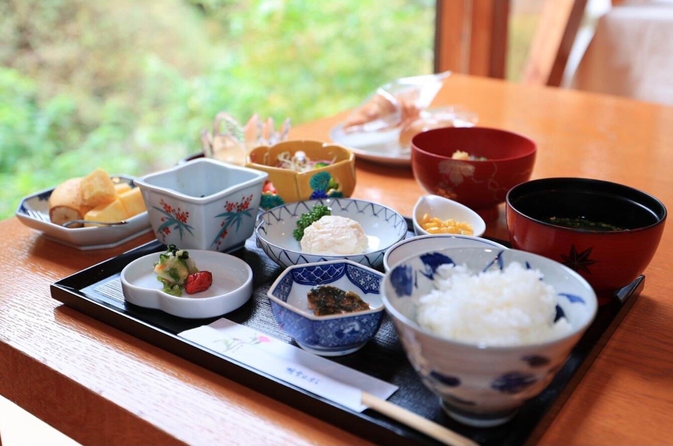 An example of a buffet breakfast