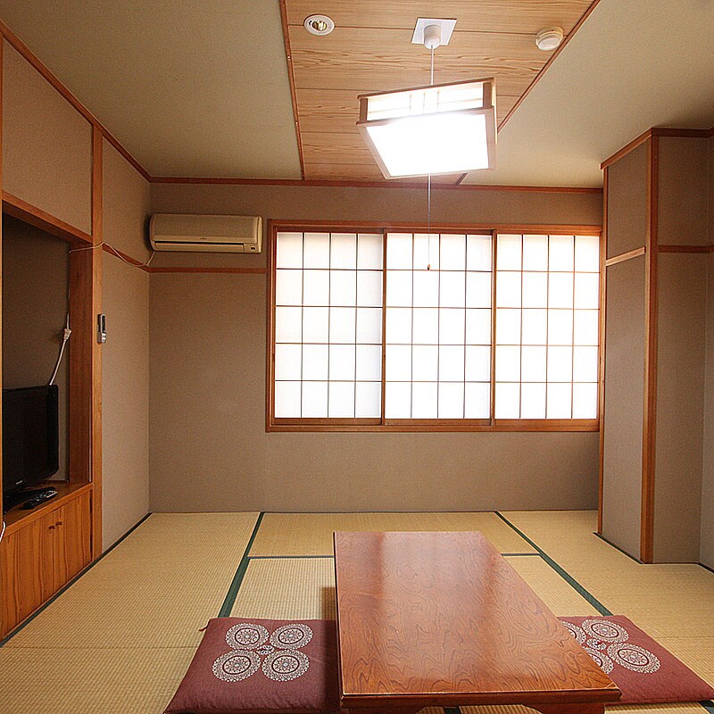 Japanese-style room with toilet 2
