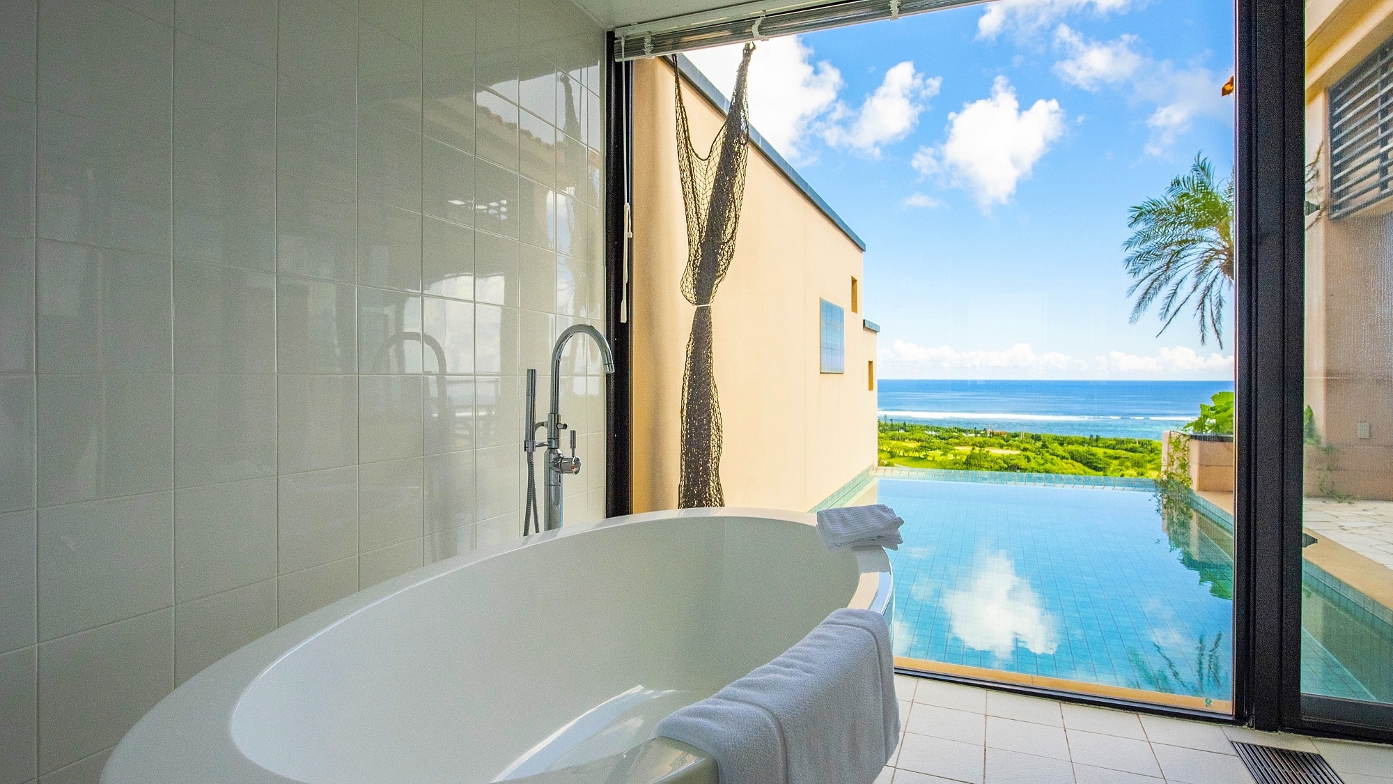 [Pool Villa Lagoon Suite Double Room (Designated 3F)] Spacious bathroom.