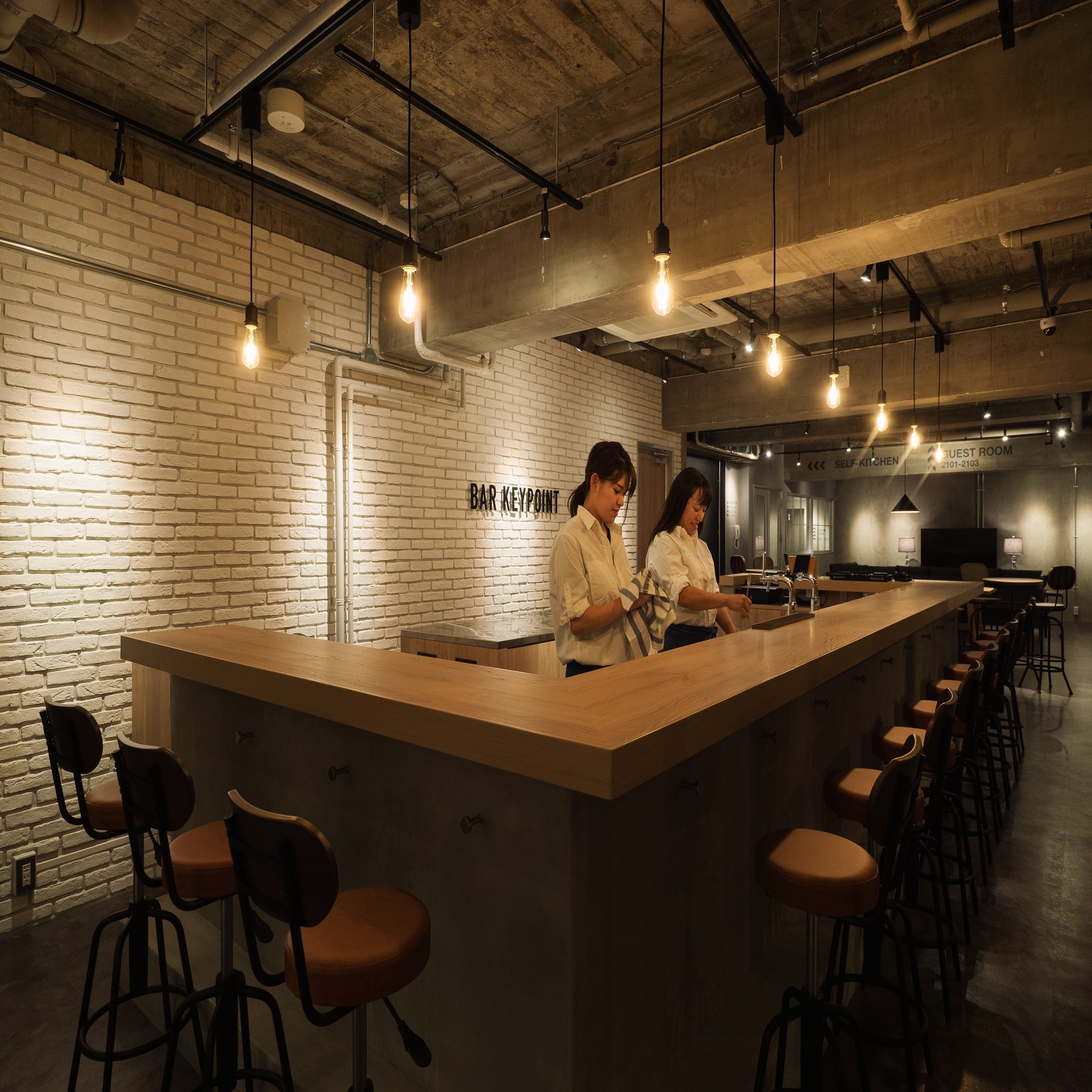 [Facilities] BAR　KEYPOINT-20:00～24:00 (LO23:30) A place where people can meet and have fun