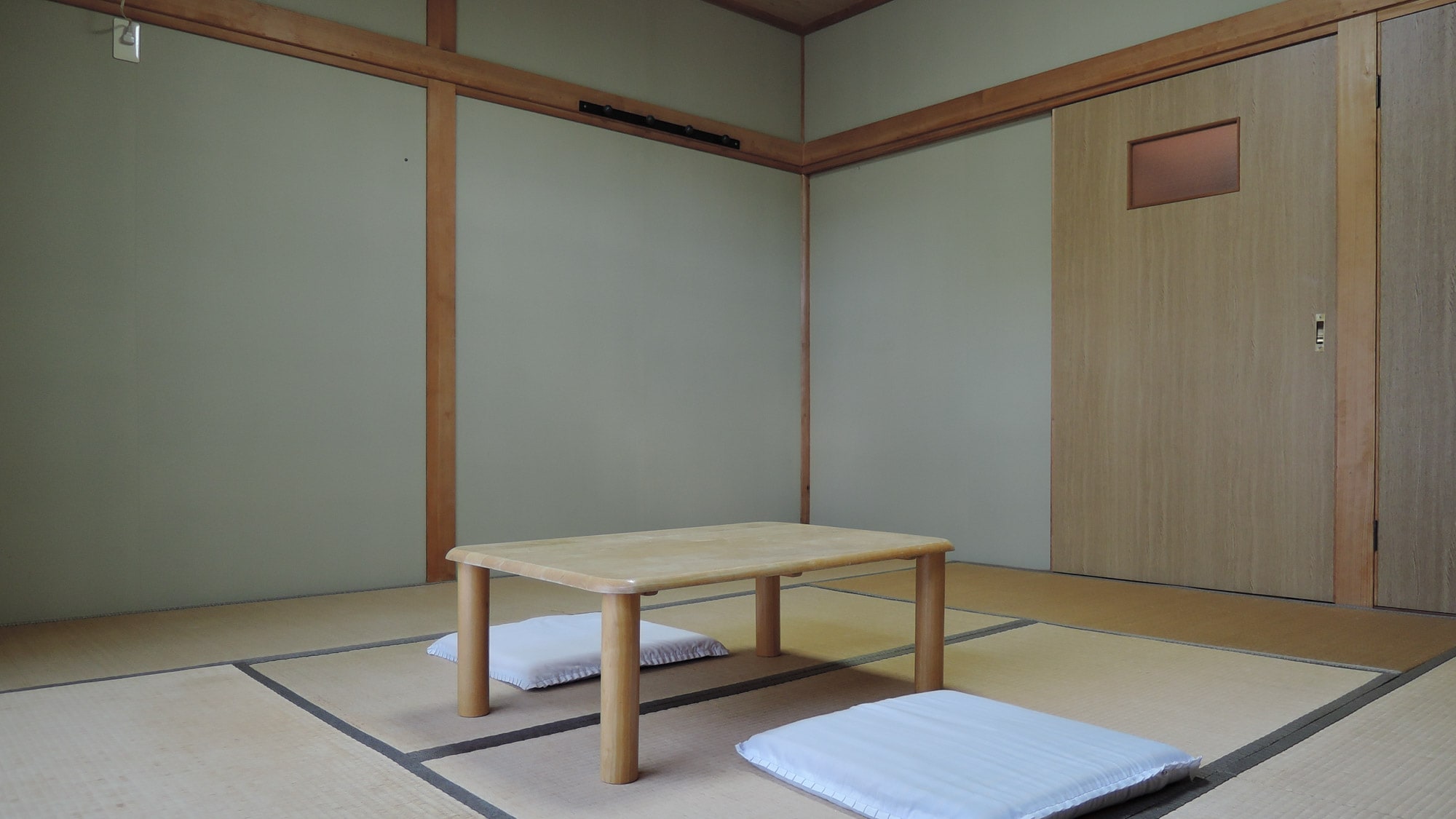 * [Room] Japanese-style room 8 tatami mats ☆ All rooms have toilets!