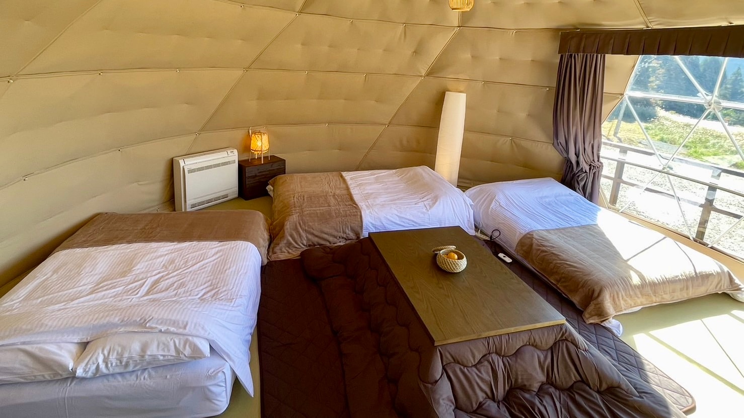 ③Tenda kubah dengan pemandian terbuka pribadi, 3 tempat tidur double