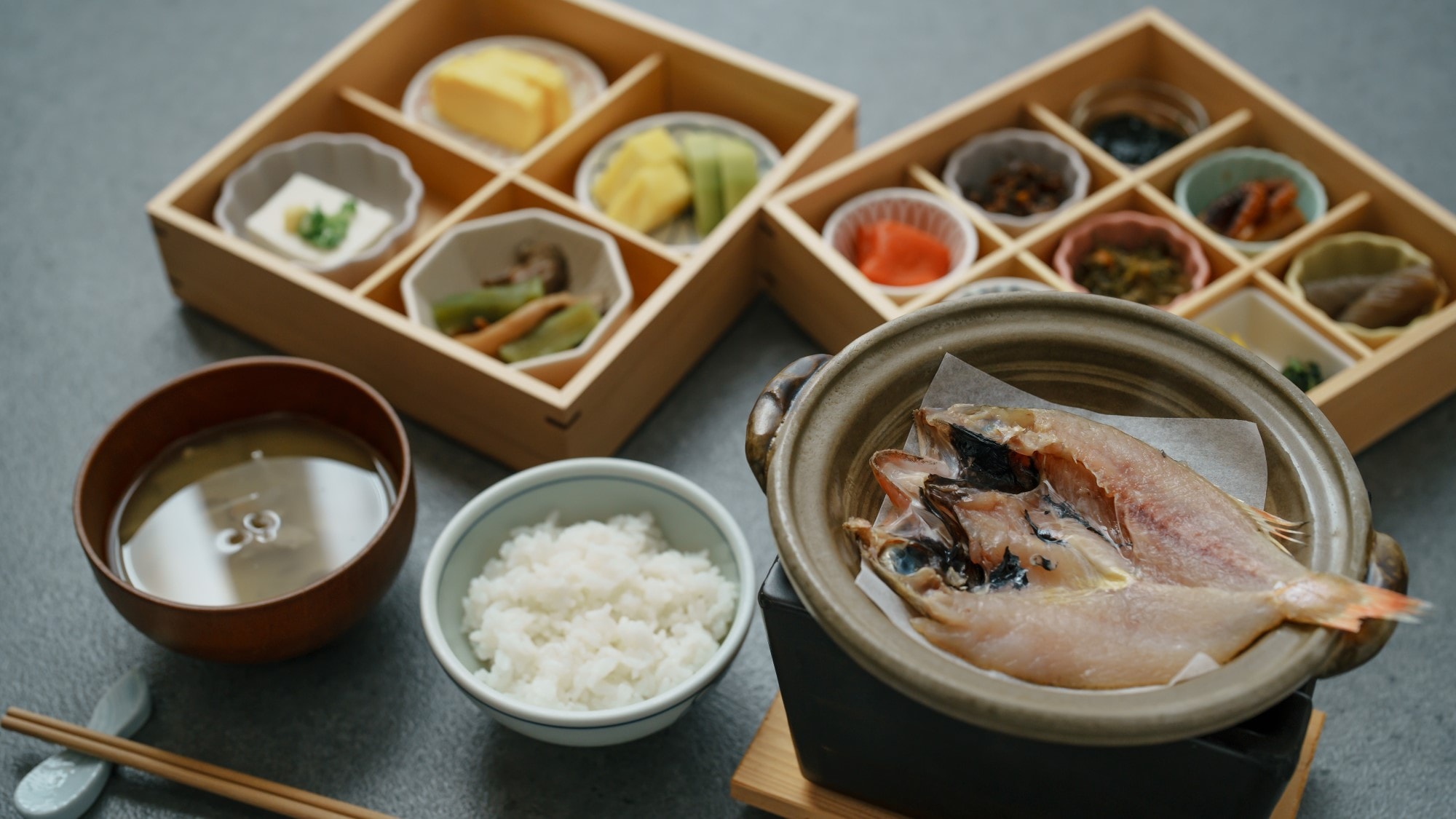 [Breakfast/Dining]