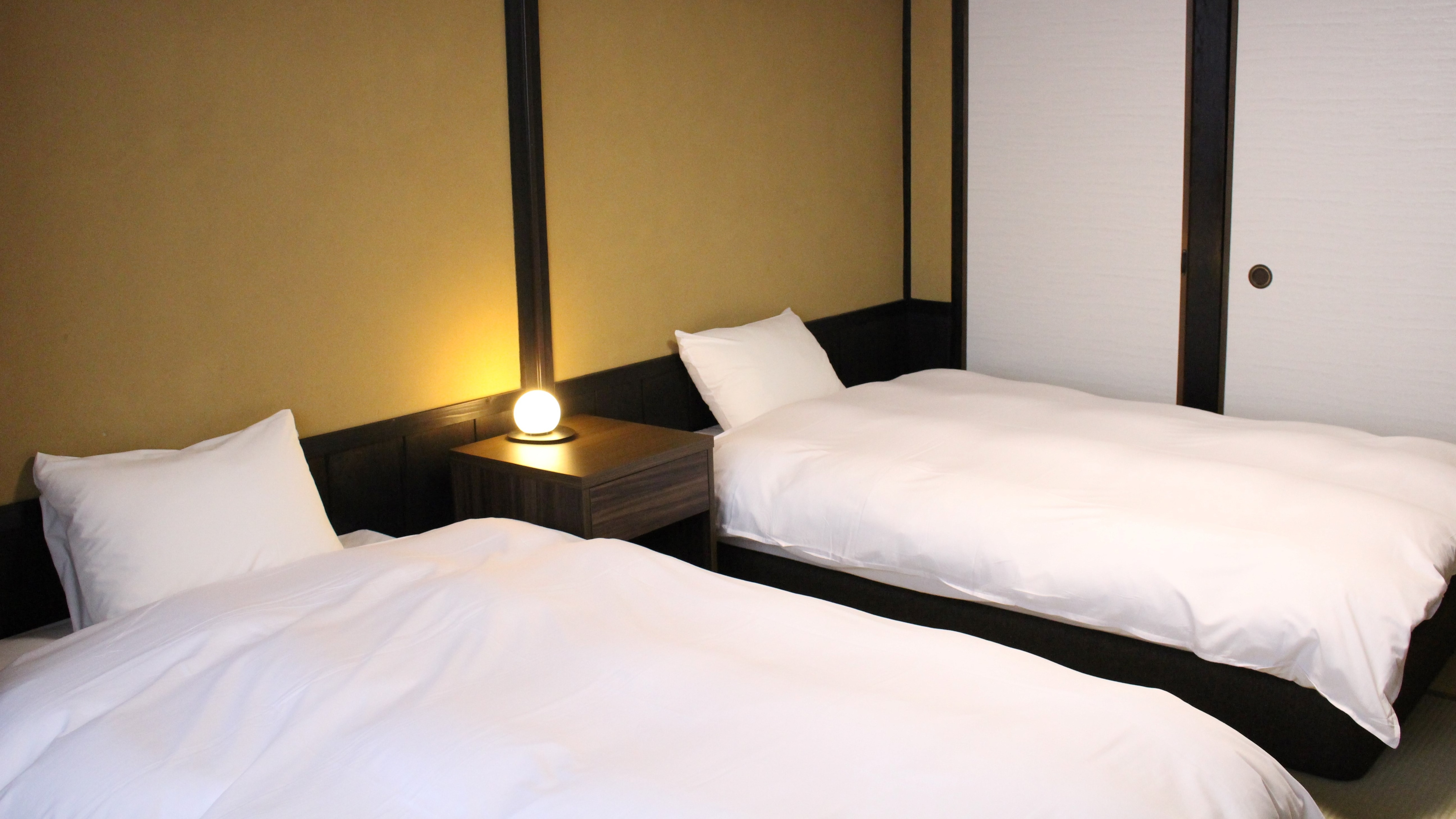 Japanese-style room 8 tatami twin