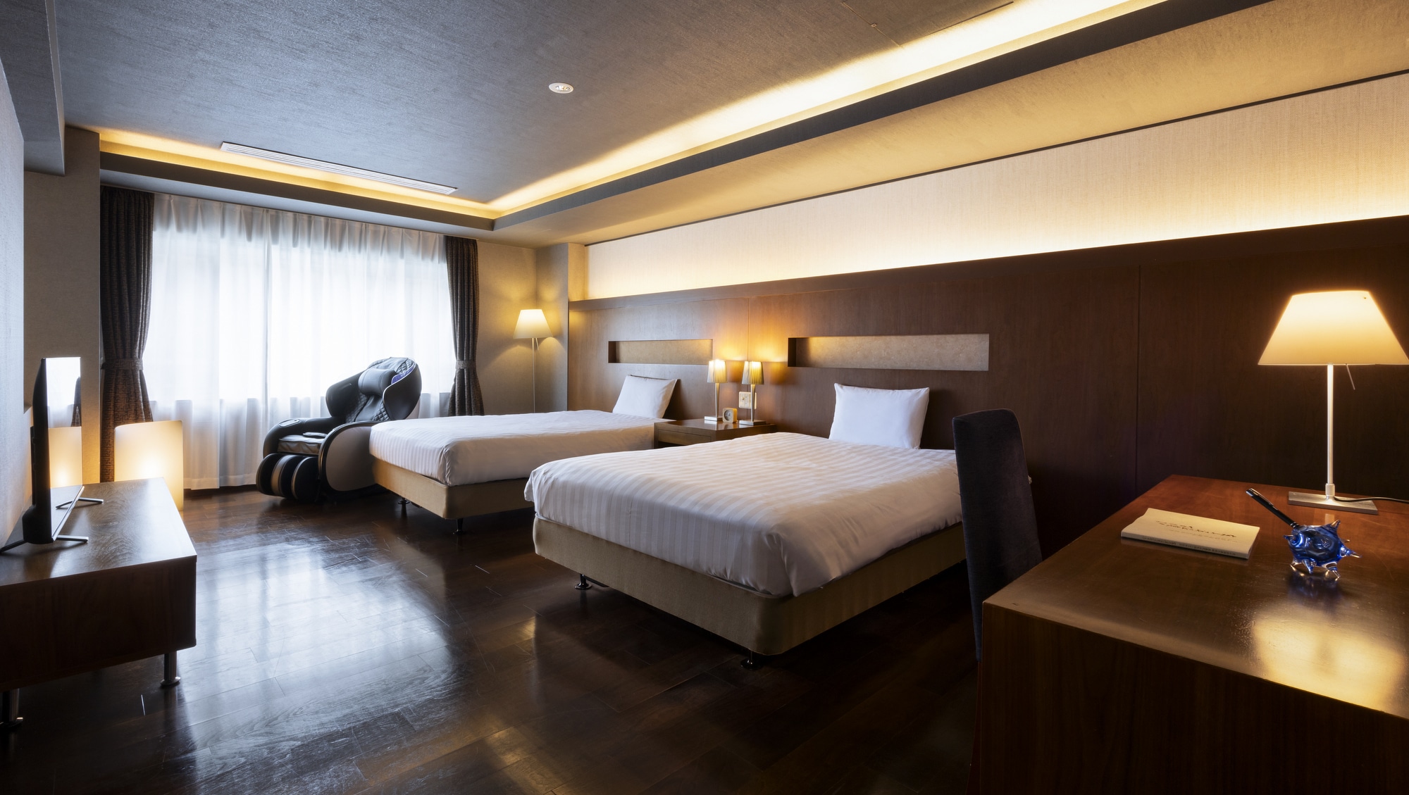 [Premium Suite 801] A special room with only one room. This room is about 100 square meters and includes a bedroom, a Japanese-style room, and a hot spring bath.