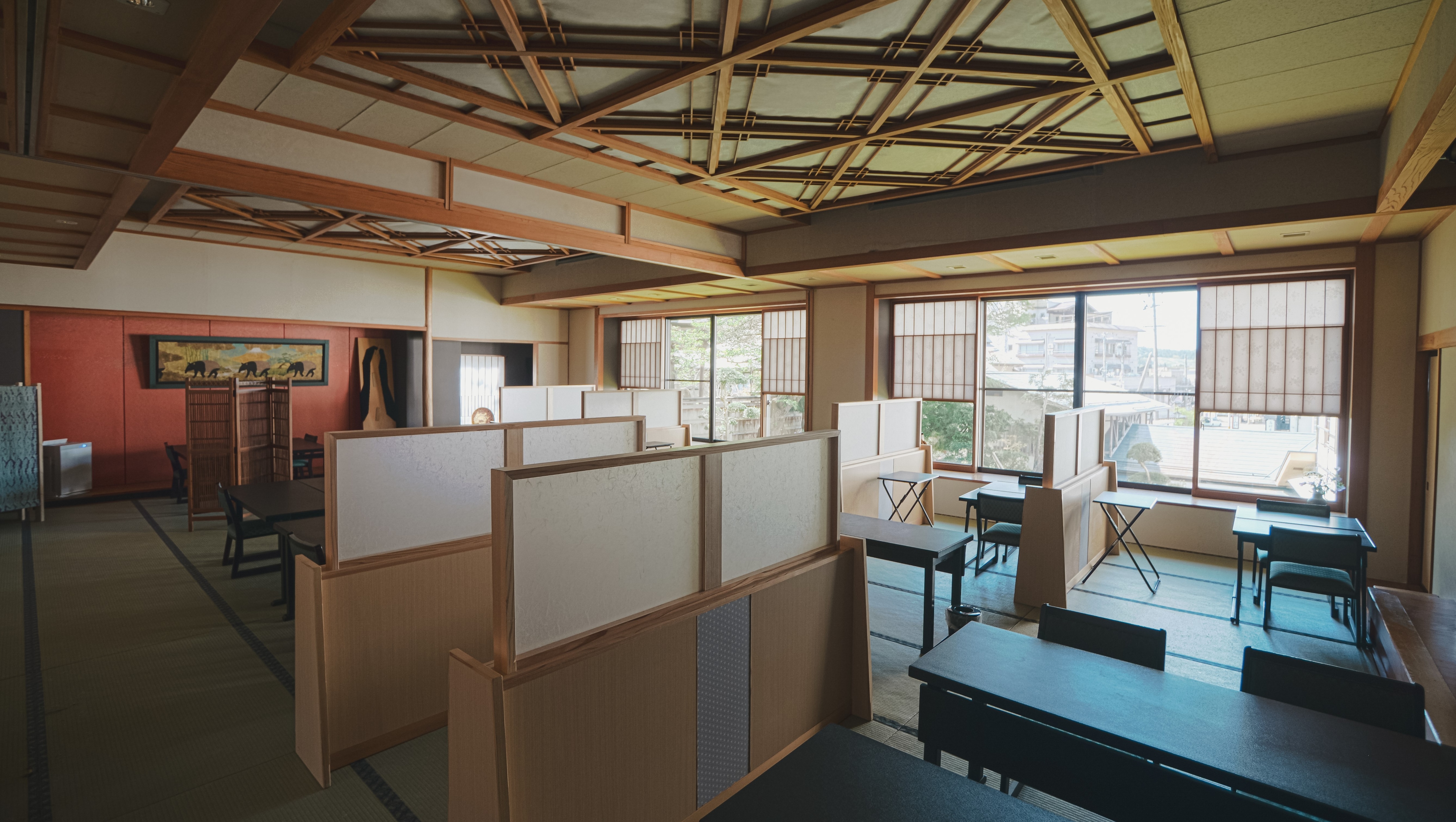 餐厅用隔断隔开