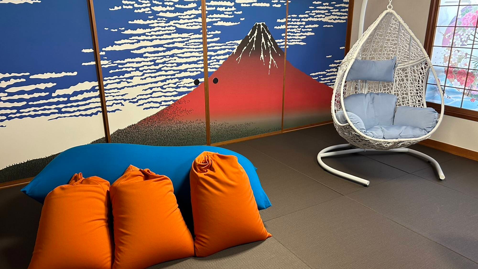 *Concept: Japanese-style room (17 tatami mats, Ryukyu tatami mats) with a bathroom with natural hot spring water