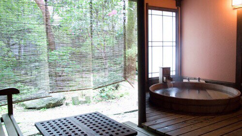 附設露天浴池的客房「千草」