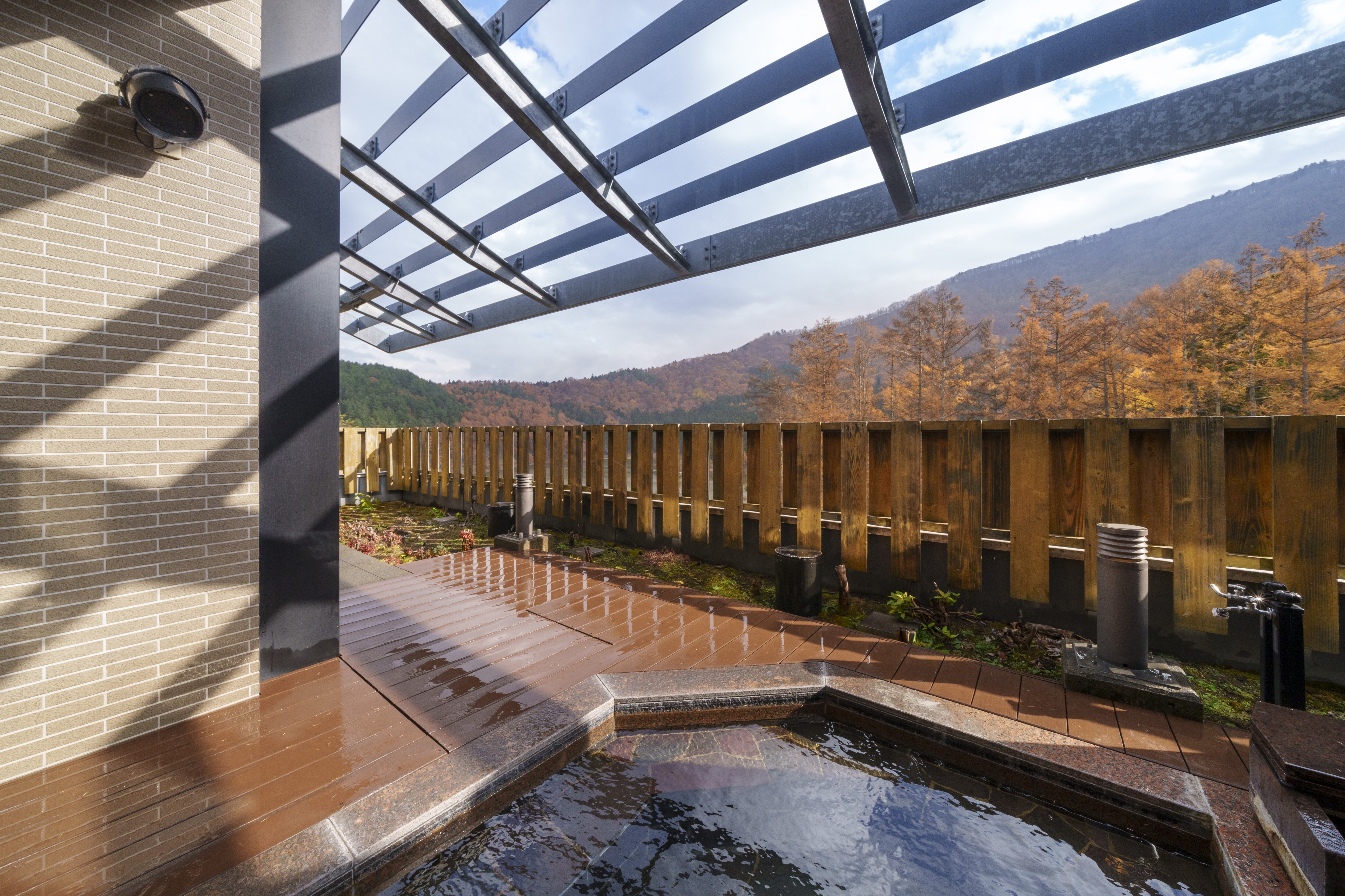 Open-air bath
