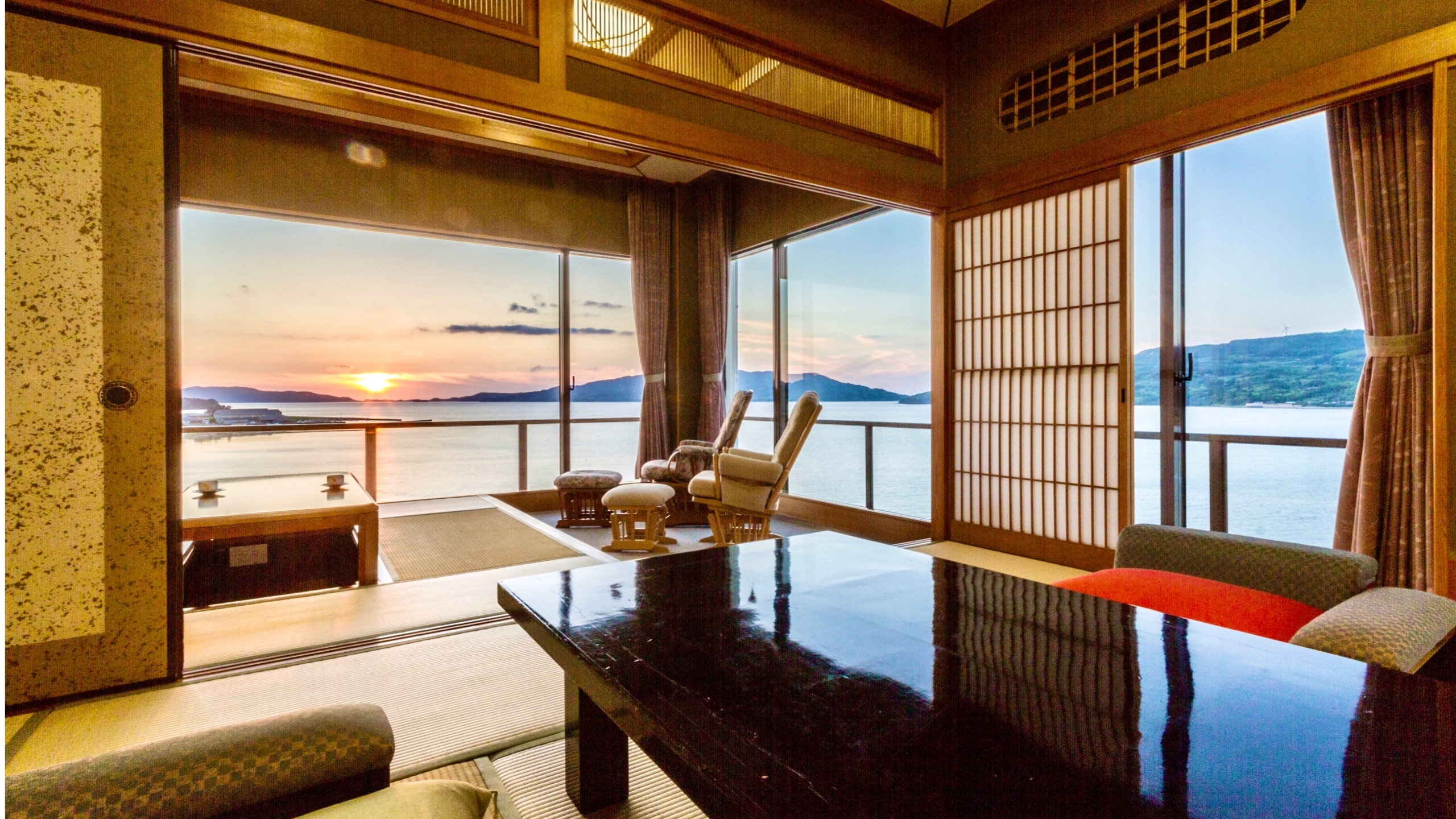 Yuunagi Building [Corner Japanese-style Special Room] (Japanese-style room) 15 tatami mats + 6 tatami mats + sunken kotatsu