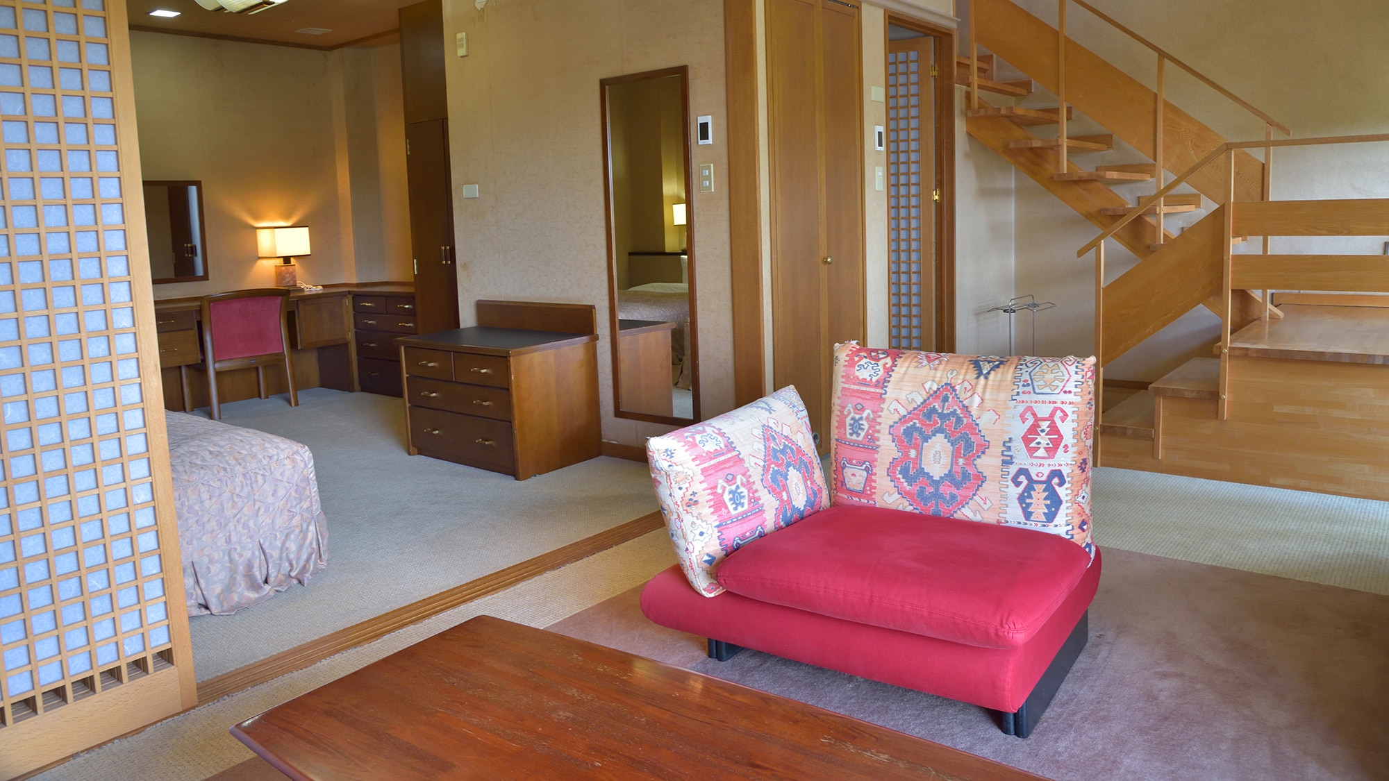 ■Maisonette Suite Room■ Lie down on the sofa and look at the view. Please spend a moment forgetting your daily life.