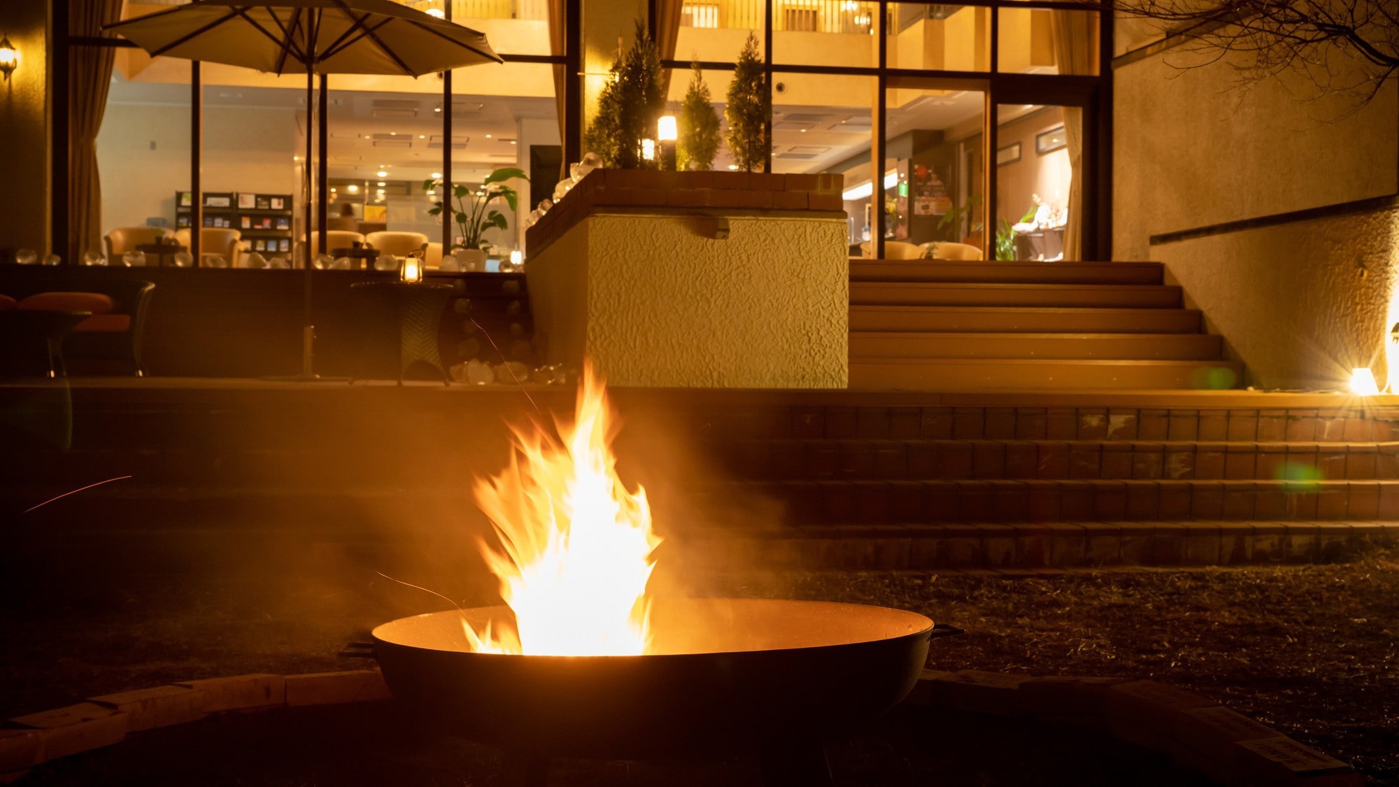 Bonfire on the terrace (image)
