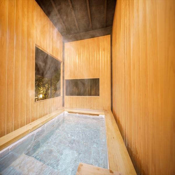 [Separate Japanese-Western style room with semi-open-air bath (Japanese-style room 10 tatami mats + bedroom)]