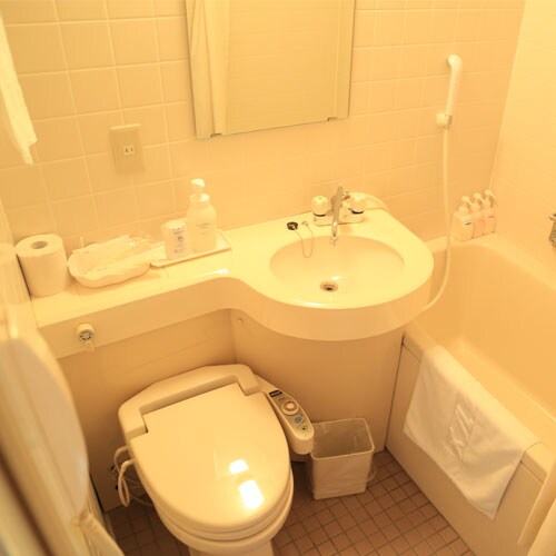 Single room bath / toilet