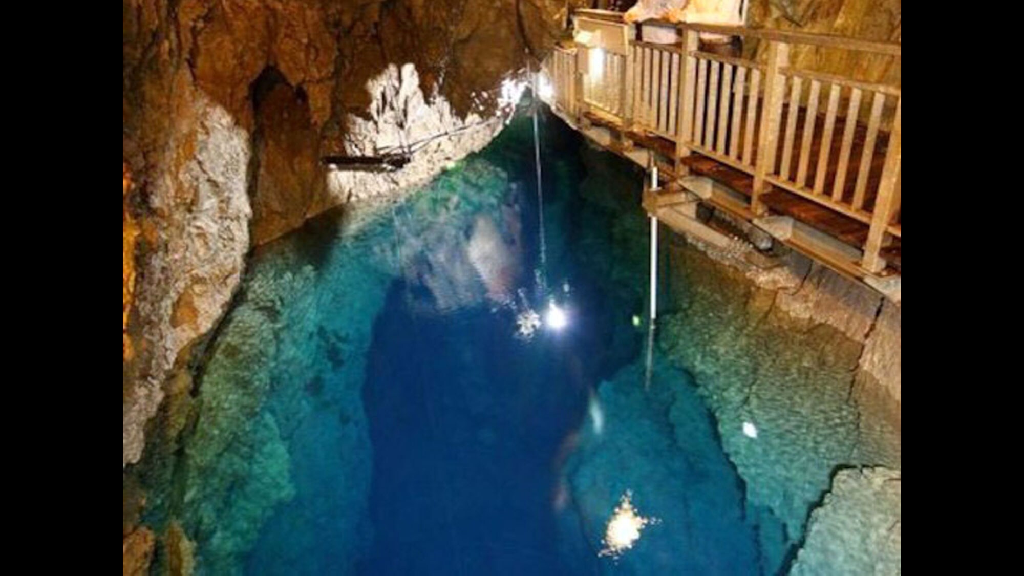 [Nearby sightseeing] Ryusendo Cave No. 2 Underground Lake