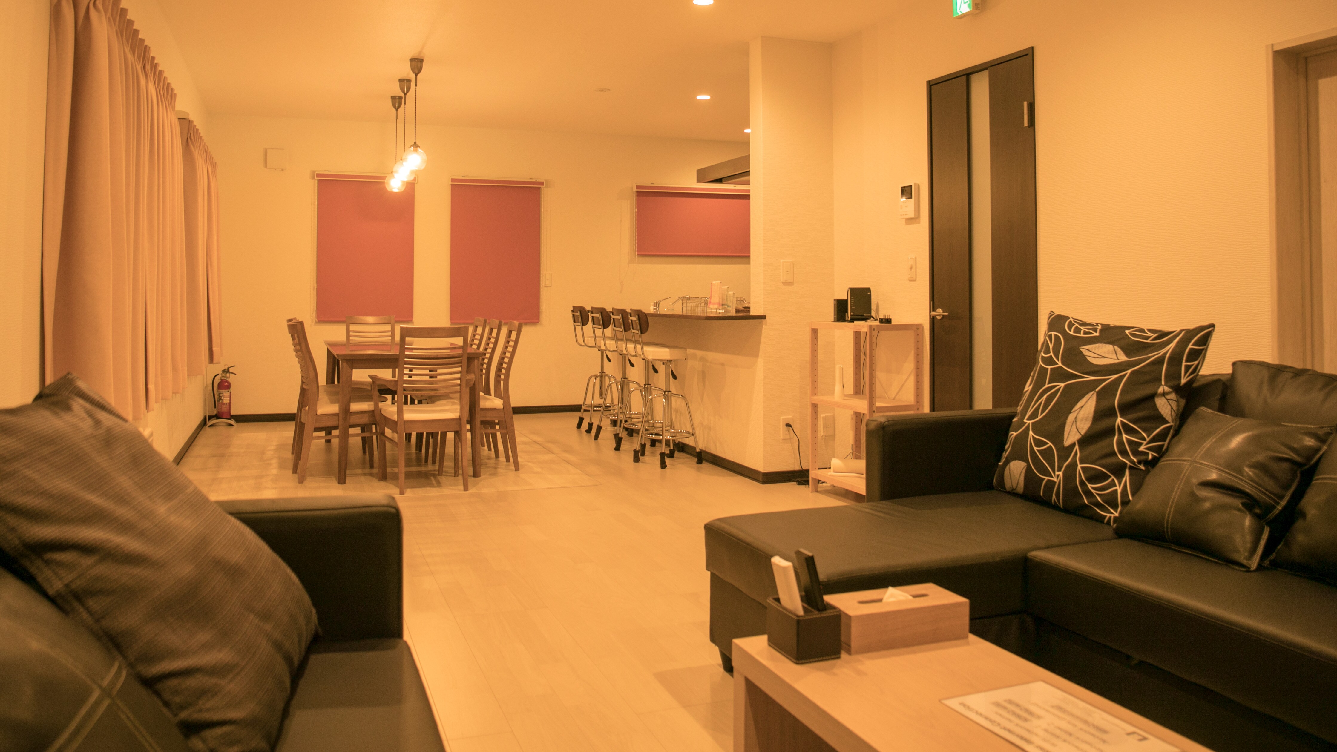 ■ Living/dining room