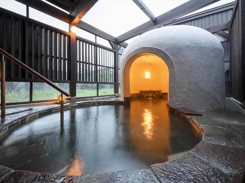 Open-air bath