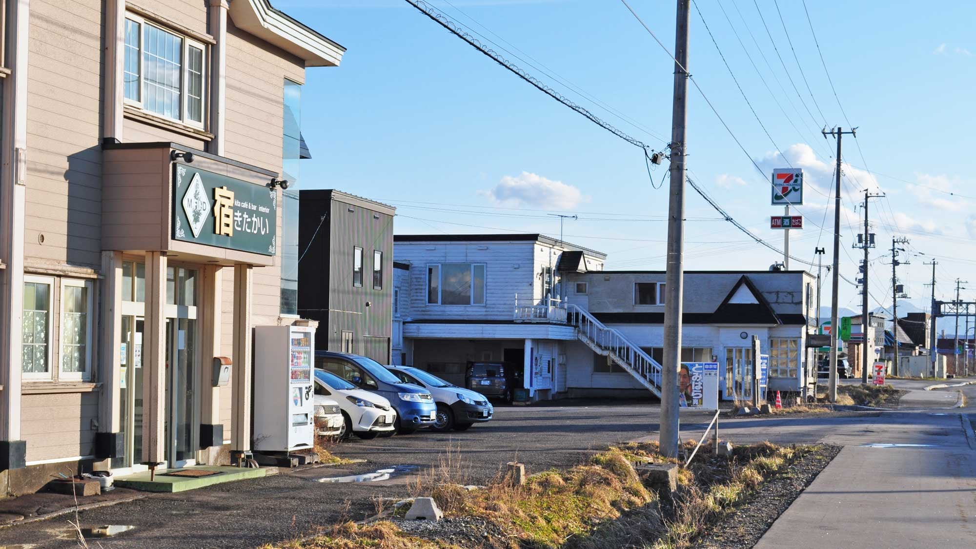 [Exterior/Convenience store] There's a convenience store nearby! Just a short walk away! Very convenient♪