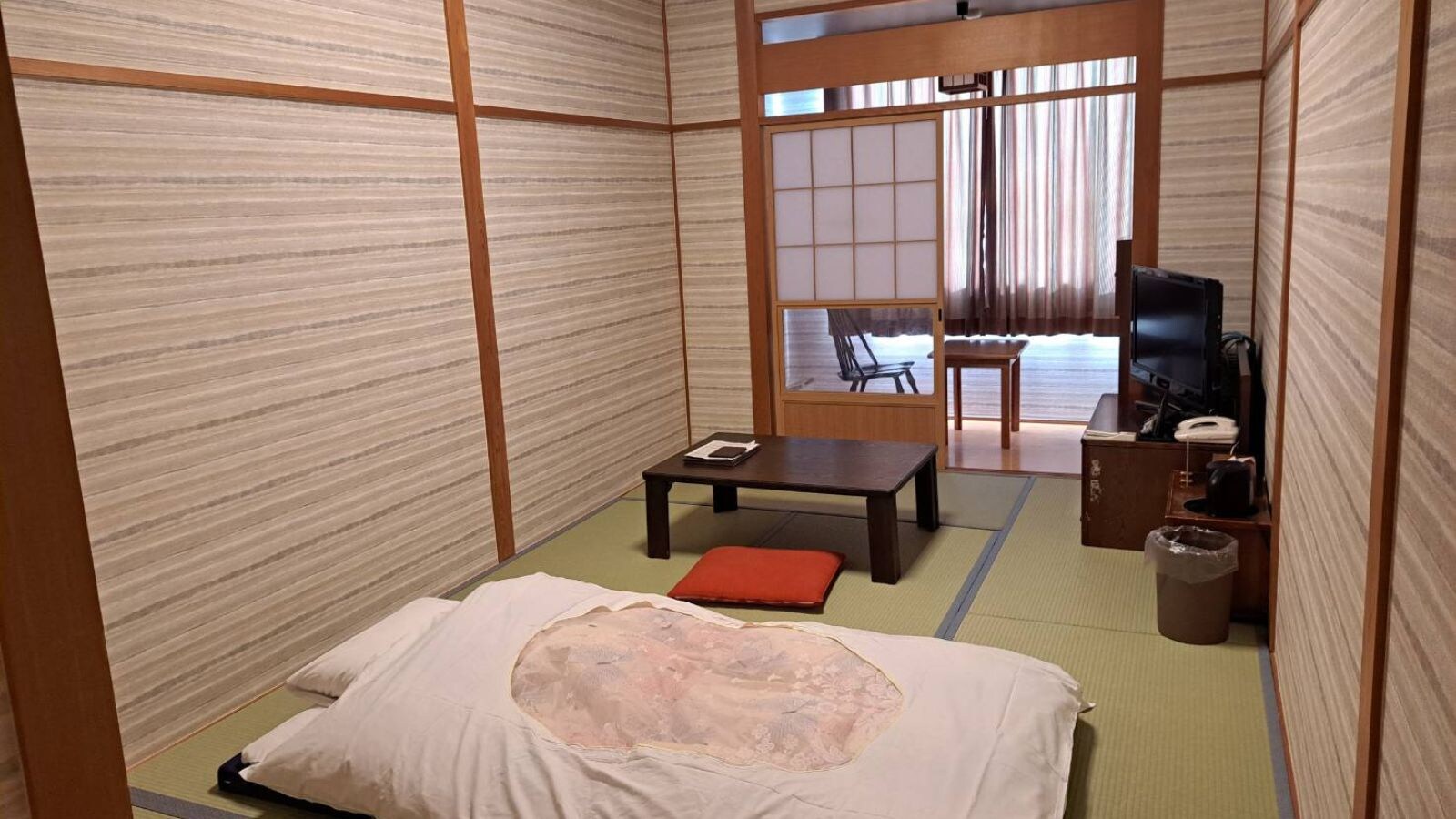 Phòng theo phong cách Nhật Bản với chiếu tatami