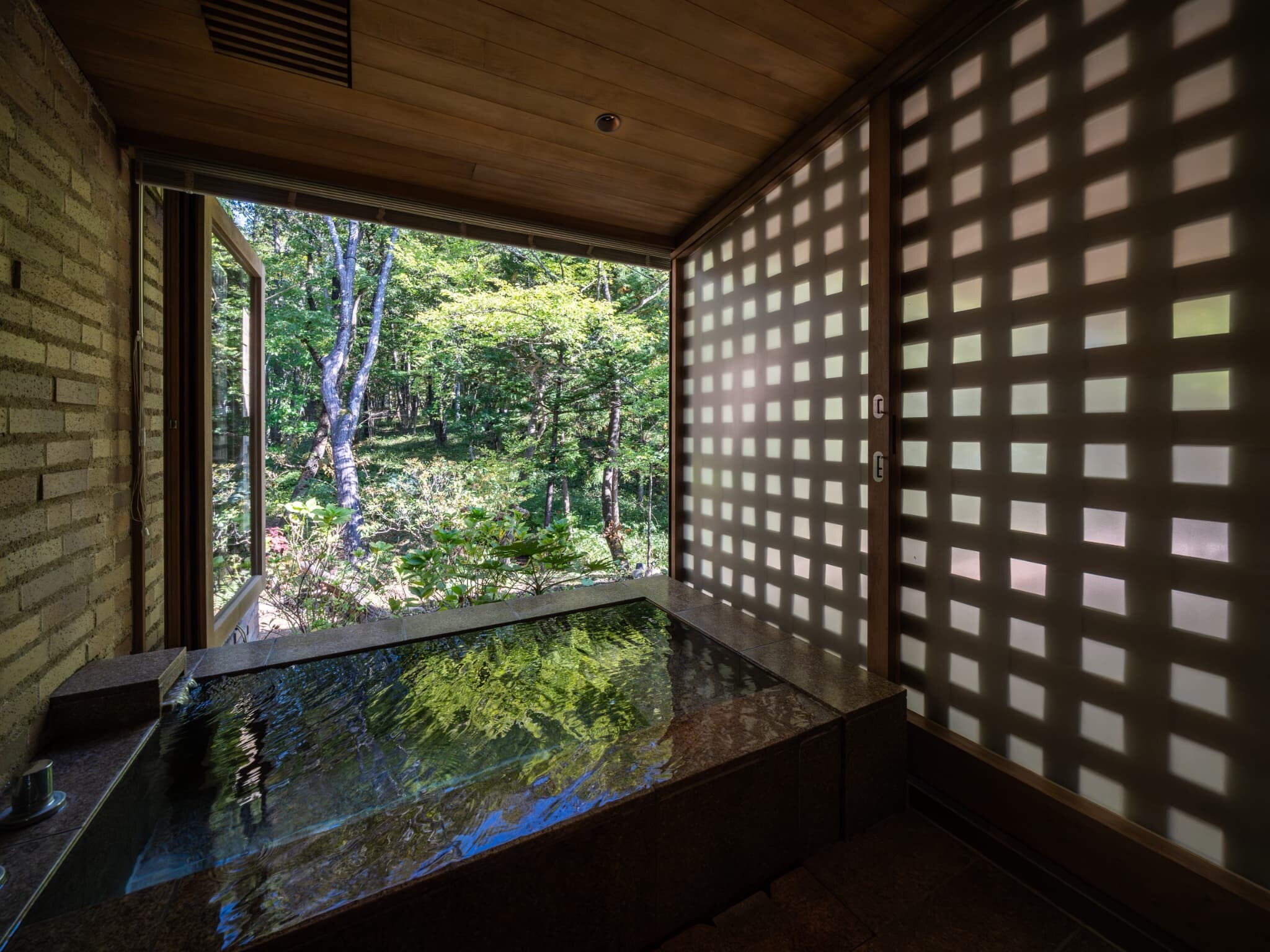 [AUBERGE] Gambar kamar mandi Suite Villa