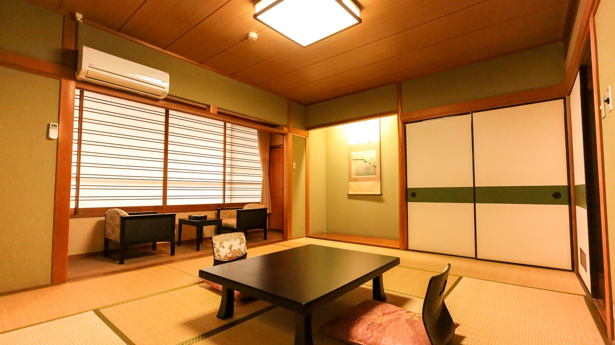 Standard Japanese-style room 413 ■