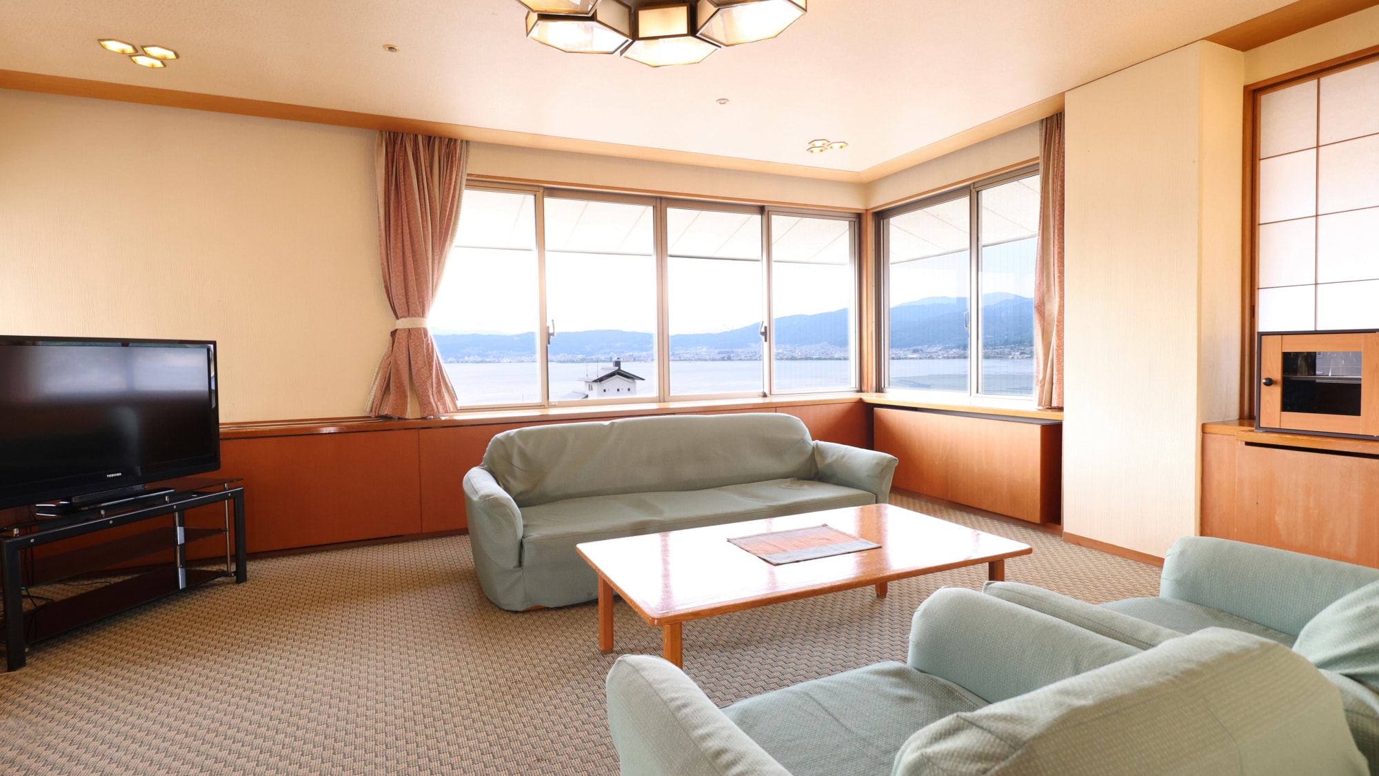 ■【諏訪湖景 日西合璧房】客廳+日式房間（12.5張榻榻米+8張榻榻米）/最多可入住7人