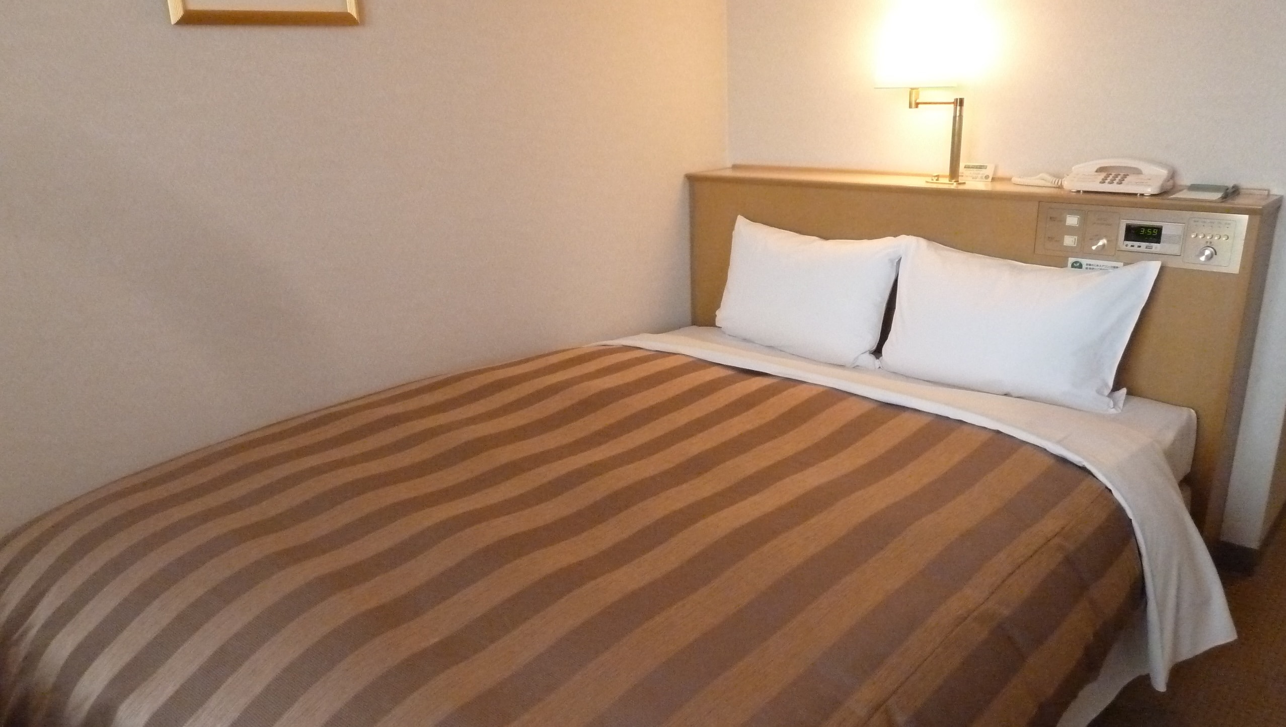 Semi-double room