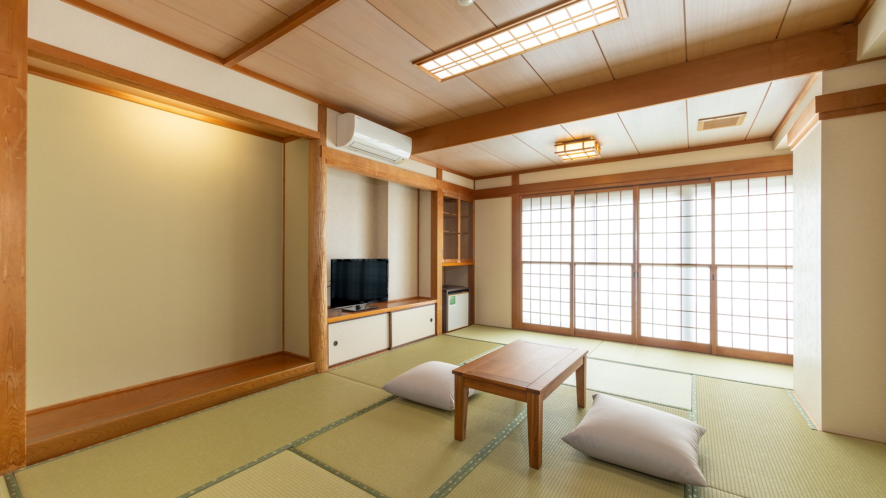 標準日式客房，可容納6人 *客房範例