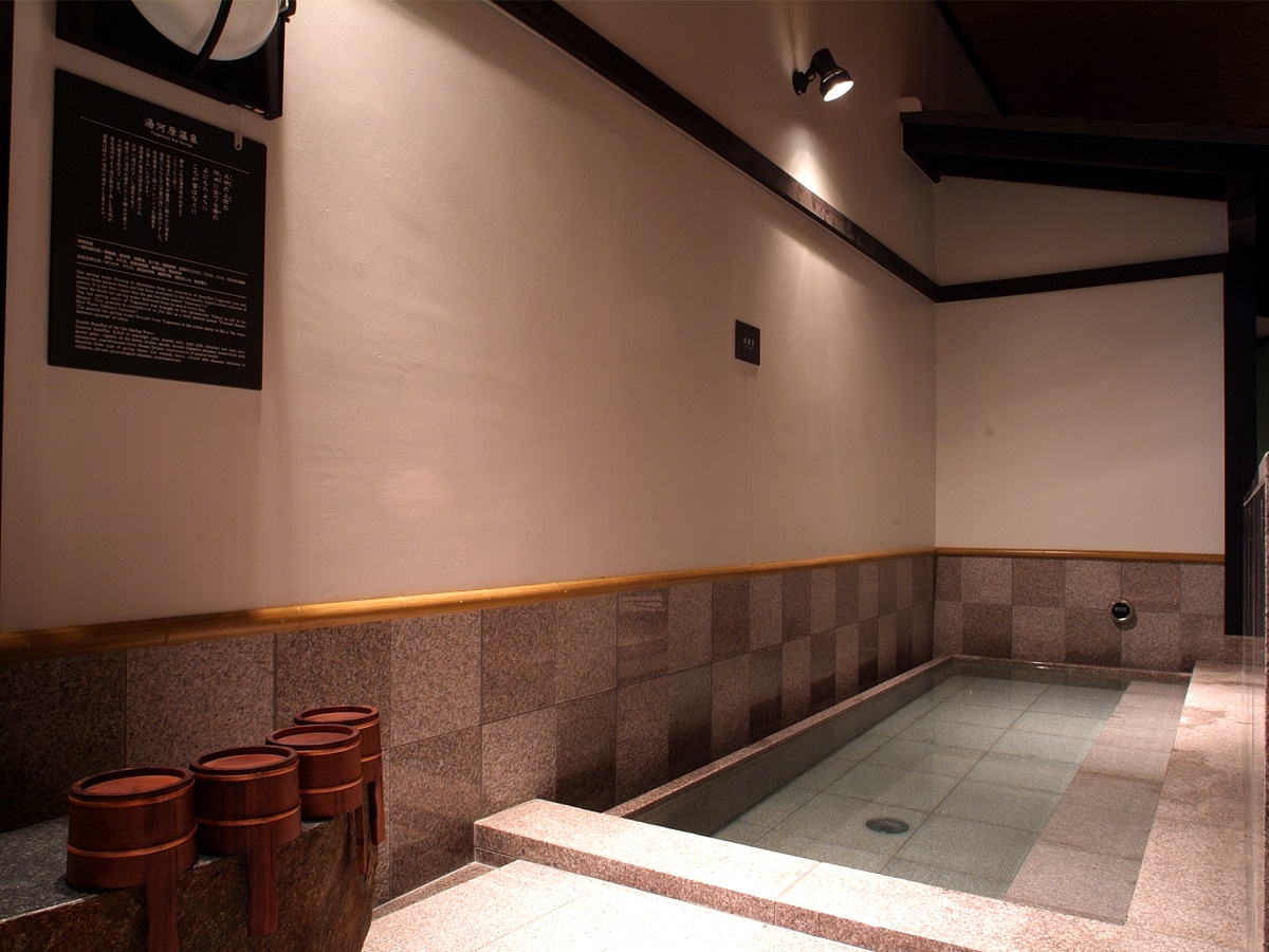 [Large public bath, cold bath] After the sauna, you should definitely use the cold bath! Please rinse off the sweat thoroughly with water before using it.
