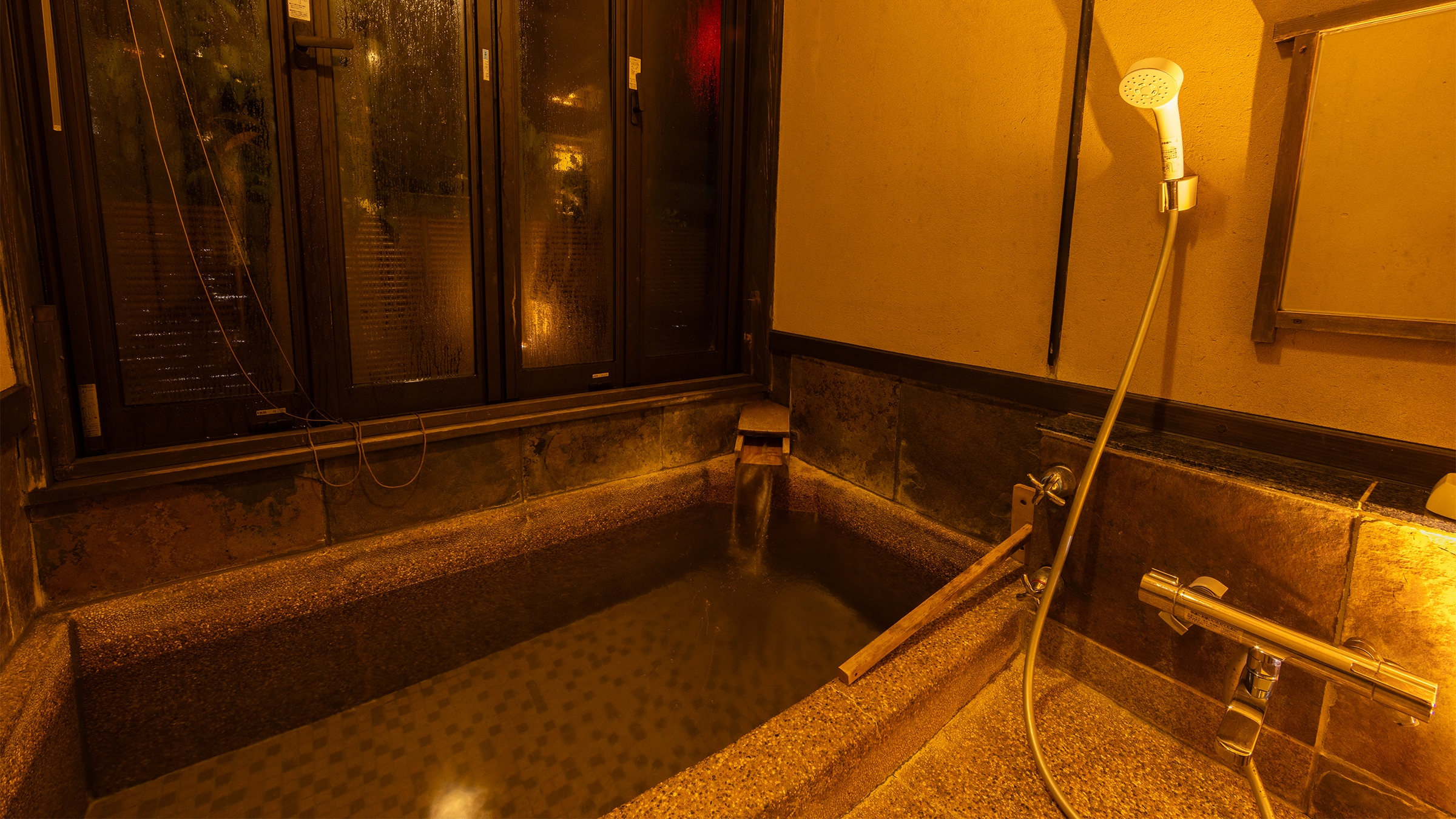 <Directly flowing from the source> Guest room with semi-open-air bath [Asagiiro] [Konpekiiro] 10 tatami mats + 6 tatami mats