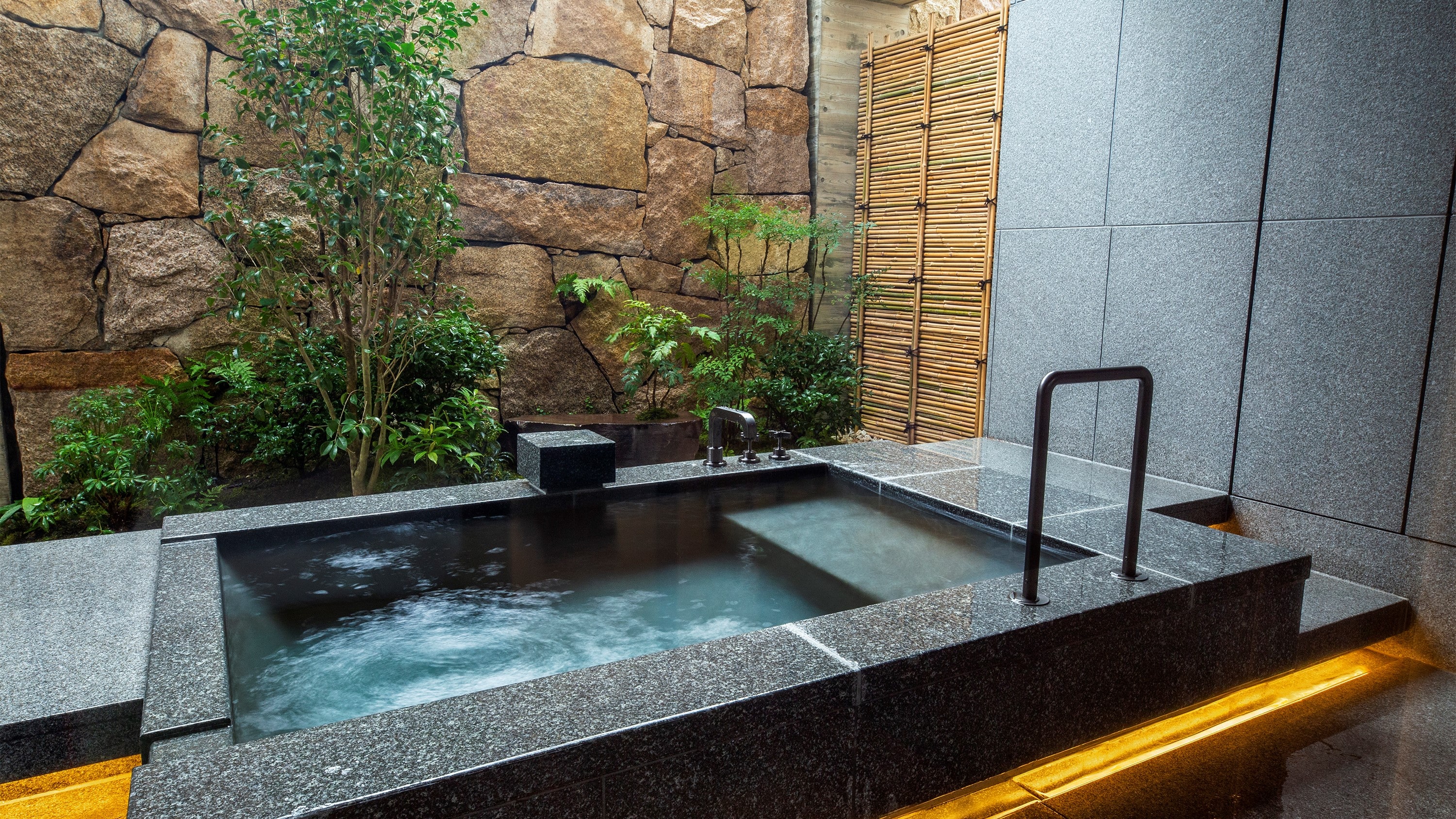 Onsen Suite and Open-air Bath