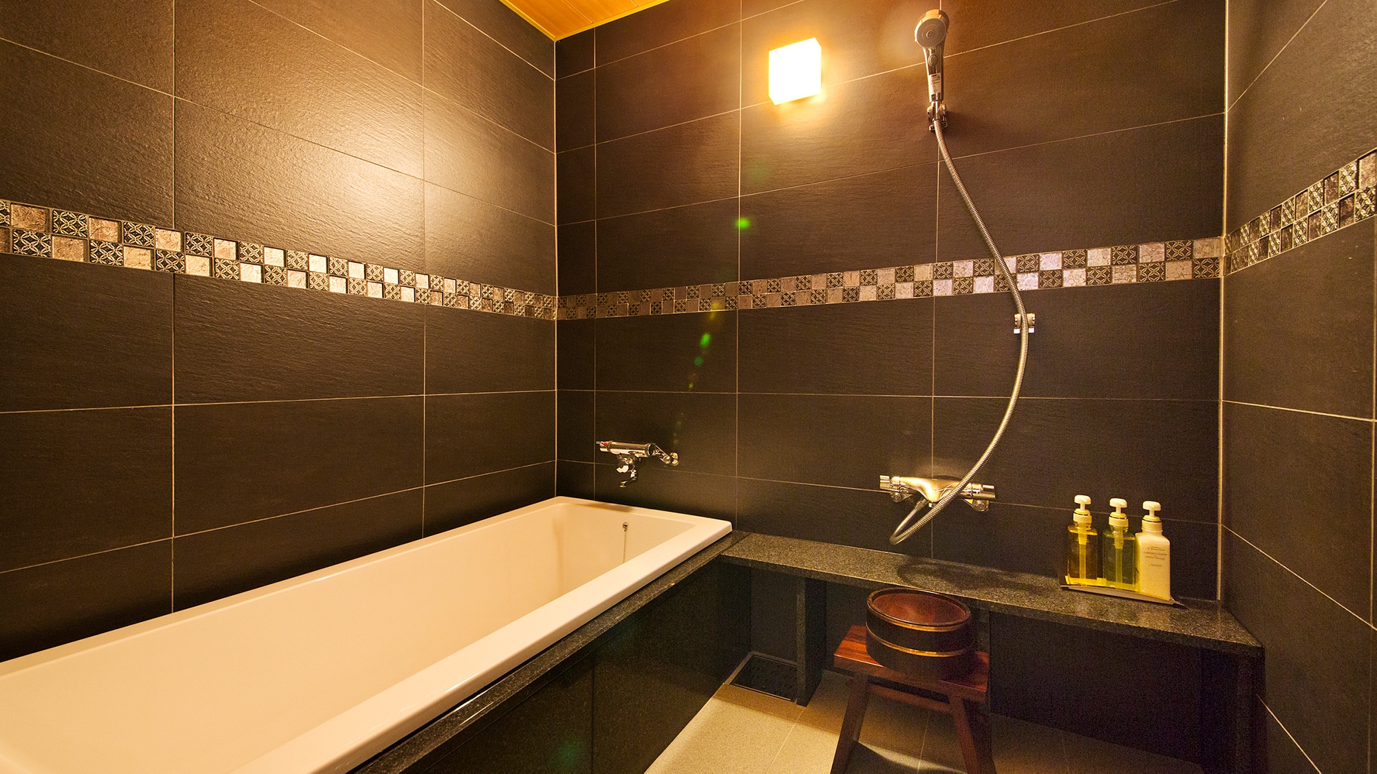 ◆ Bathroom in each room ◆