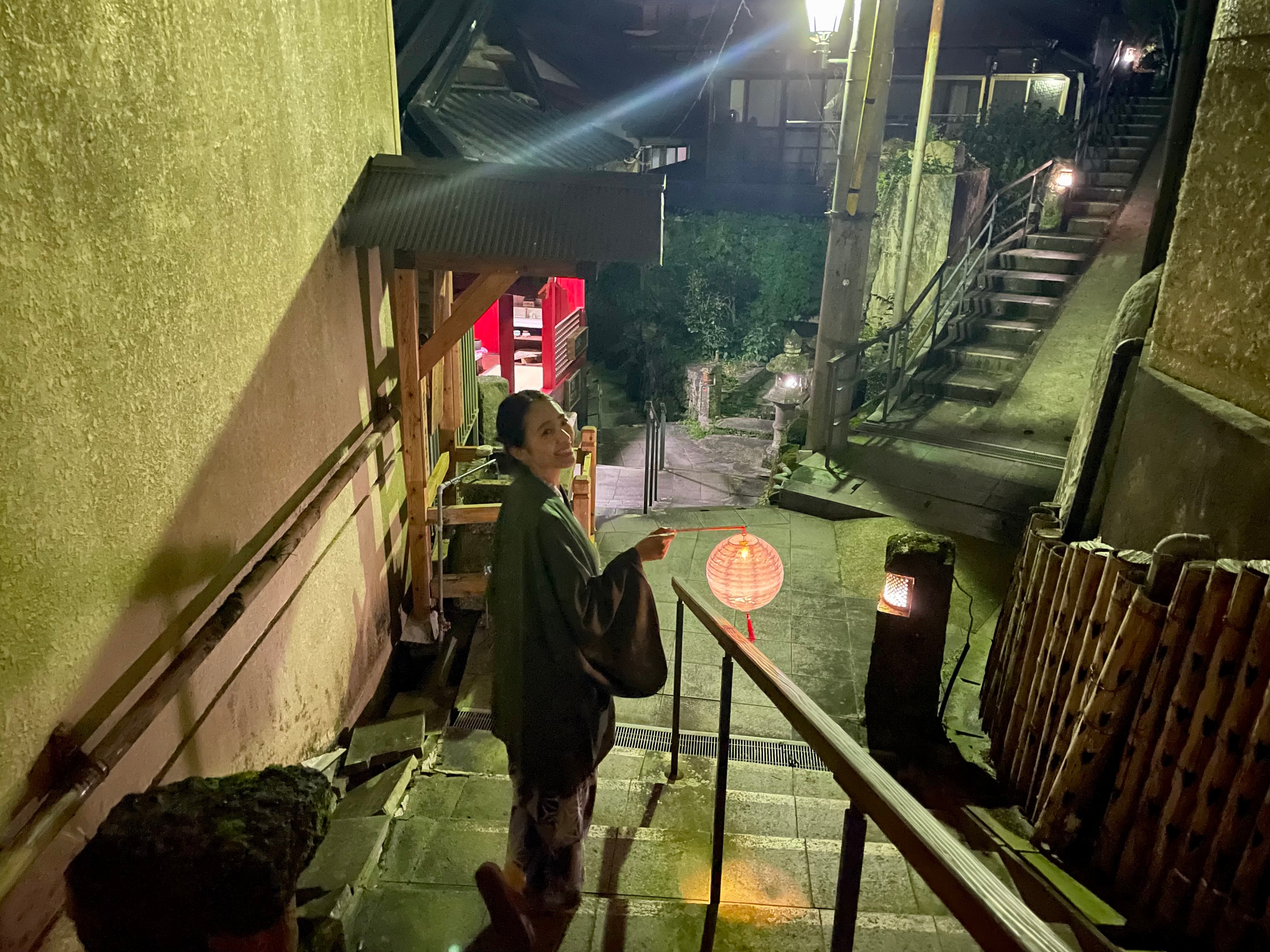 Stroll with Oguni Cedar Lanterns