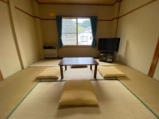 Japanese-style room (8 tatami mats)