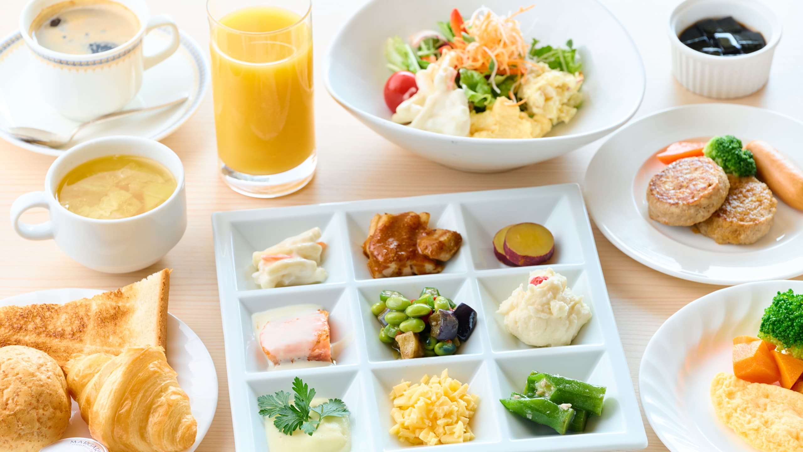 Buffet kiểu Tây (hình ảnh)