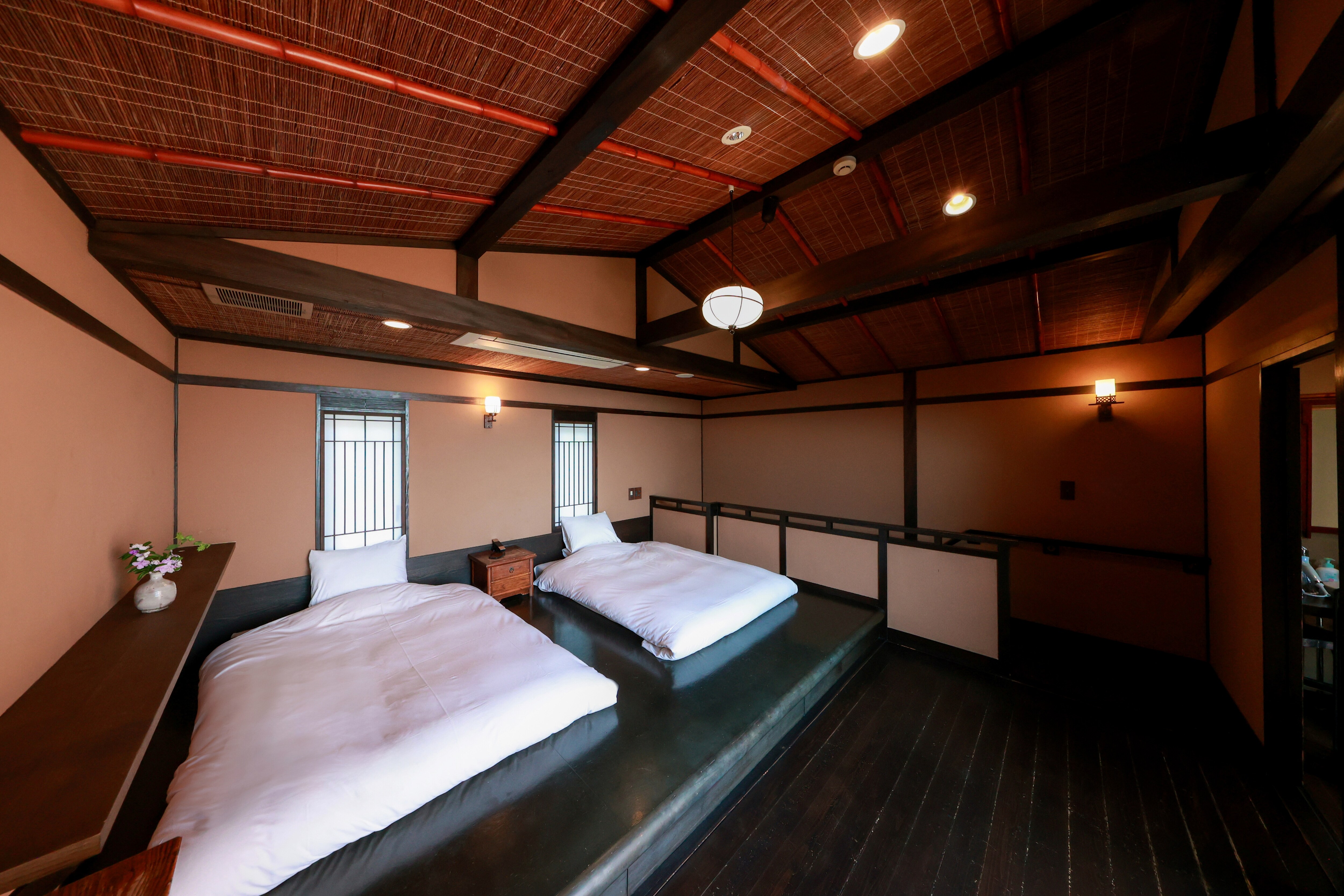 Snow Bedroom Diagonal 010