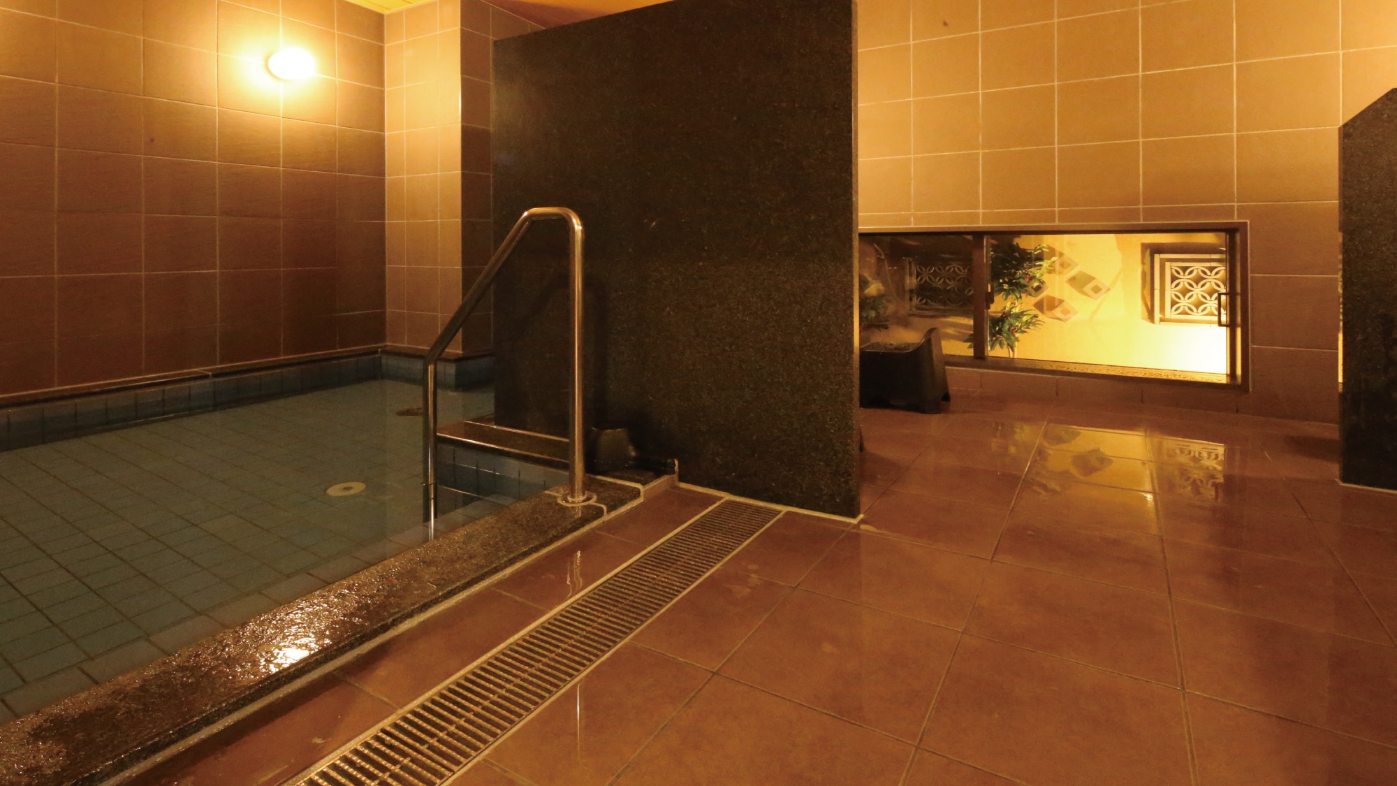 [Large public bath]