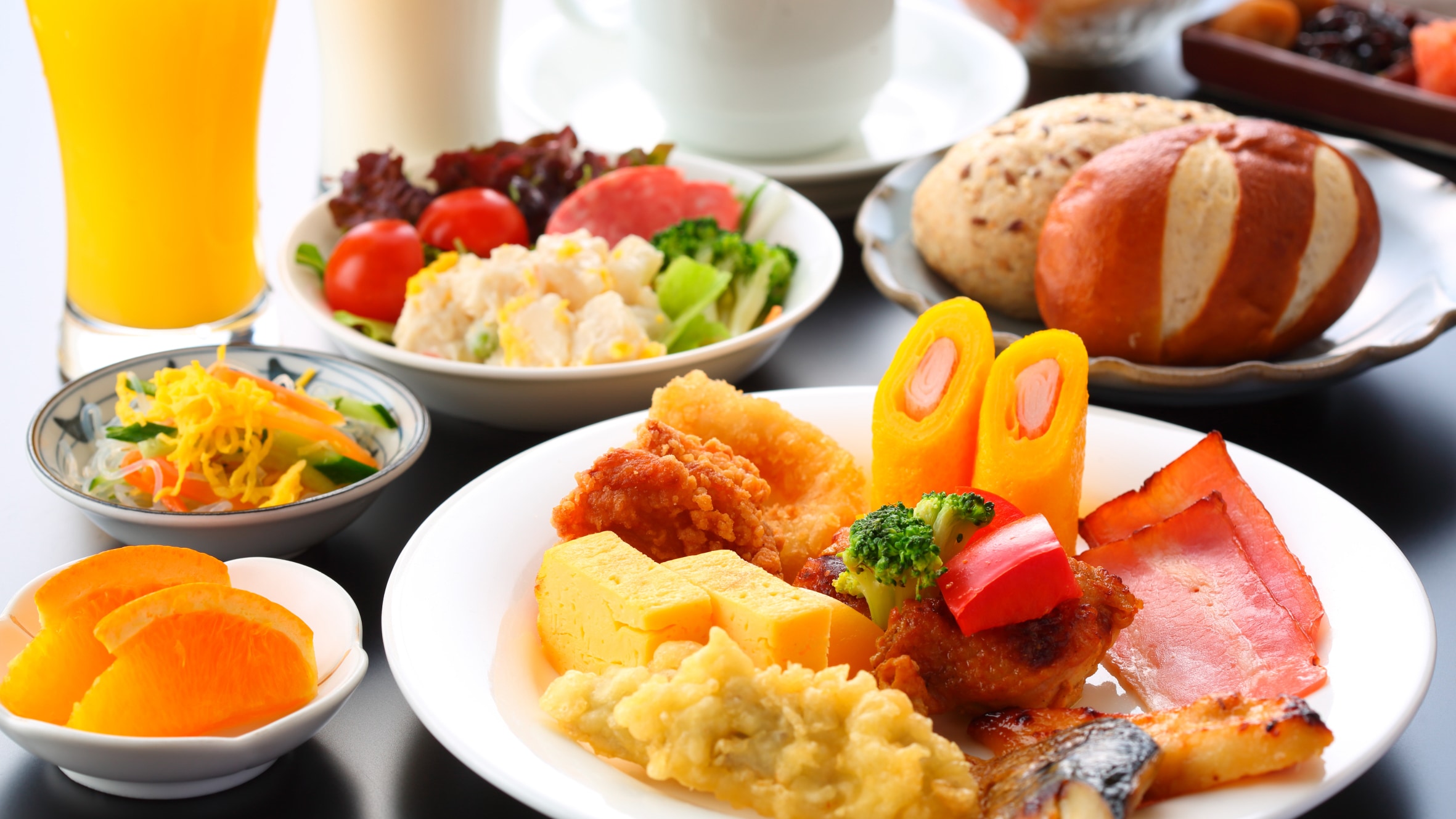 Free buffet breakfast service