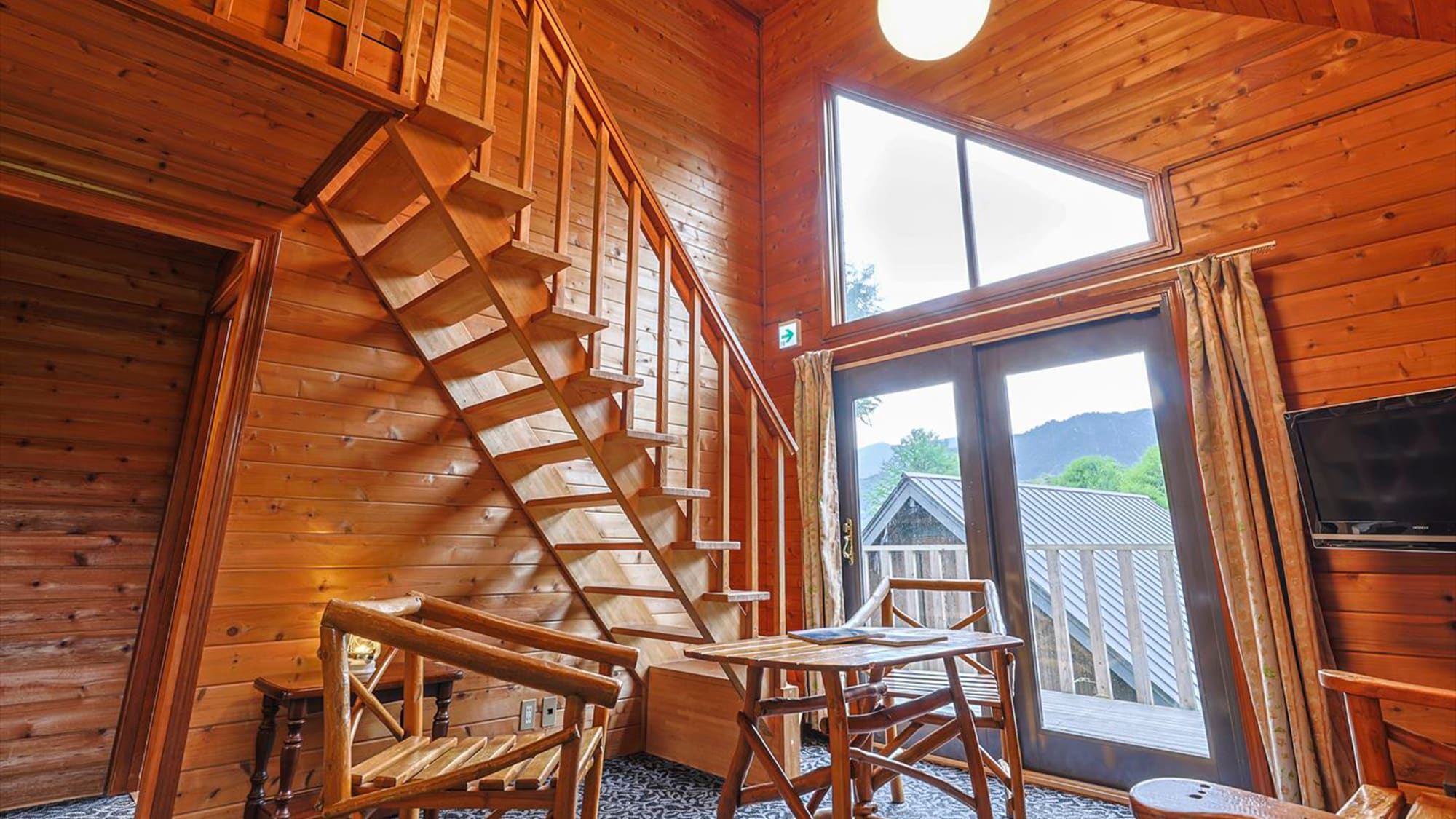 小屋 | 3R + 閣樓