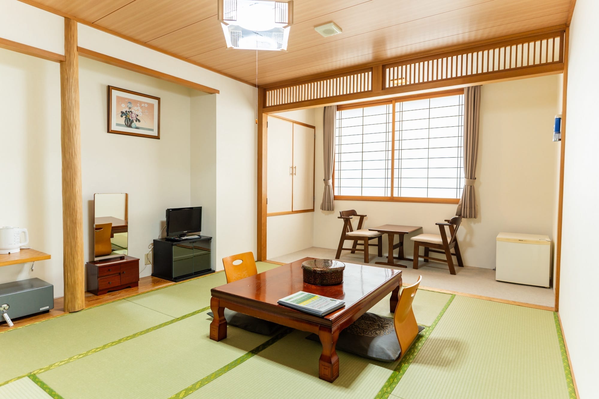 Asahikan Japanese-style room, 8 tatami mats (no air conditioning)